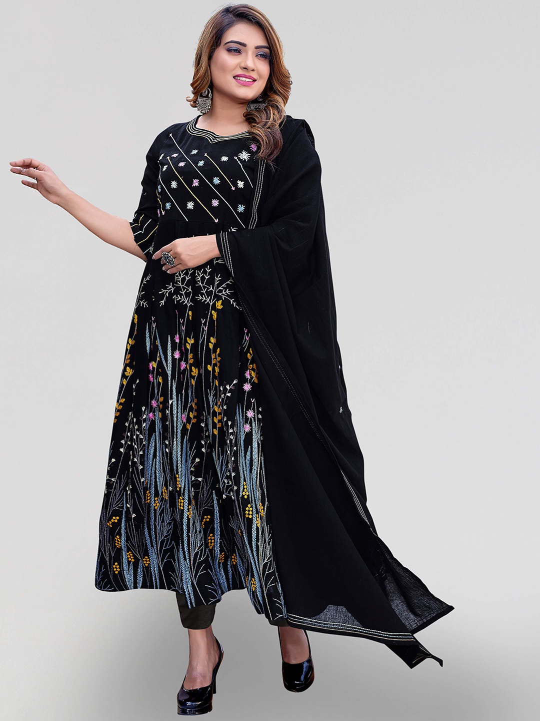 PYARI - A style for every story Floral Embroidered Linen Kurta With Trousers & Dupatta, Black
PYARI - A style for every story Floral Embroidered Linen Kurta With Trousers & Dupatta, Black