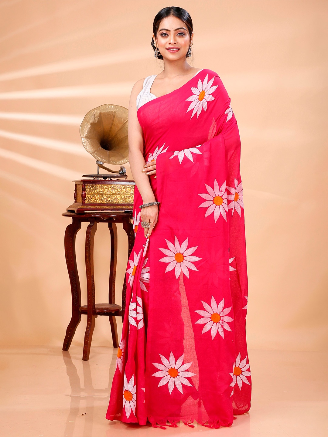 DipDiya Floral Printed Taant Saree, Pink