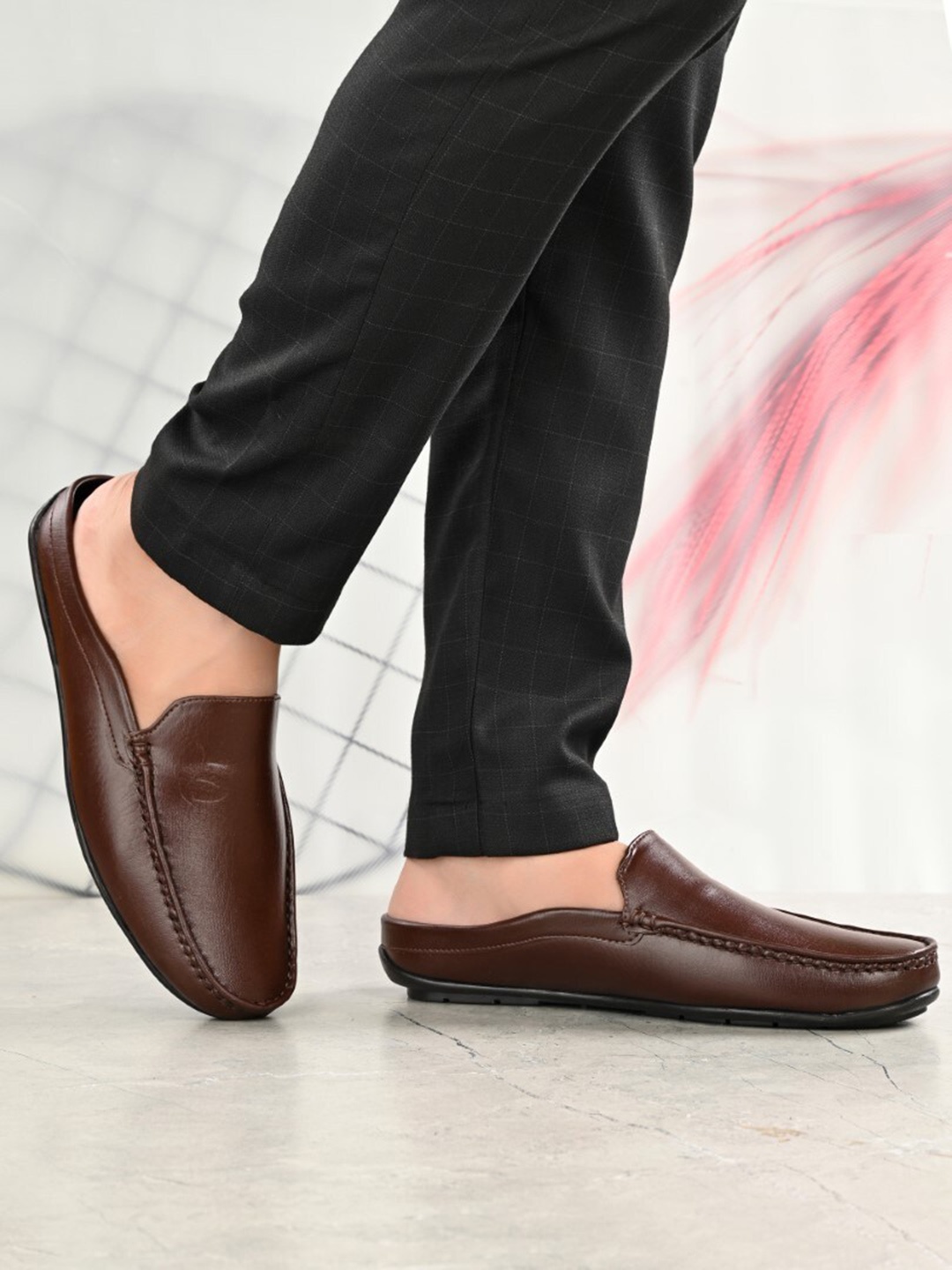 SERVER Men Textured Lightweight Mules, Brown