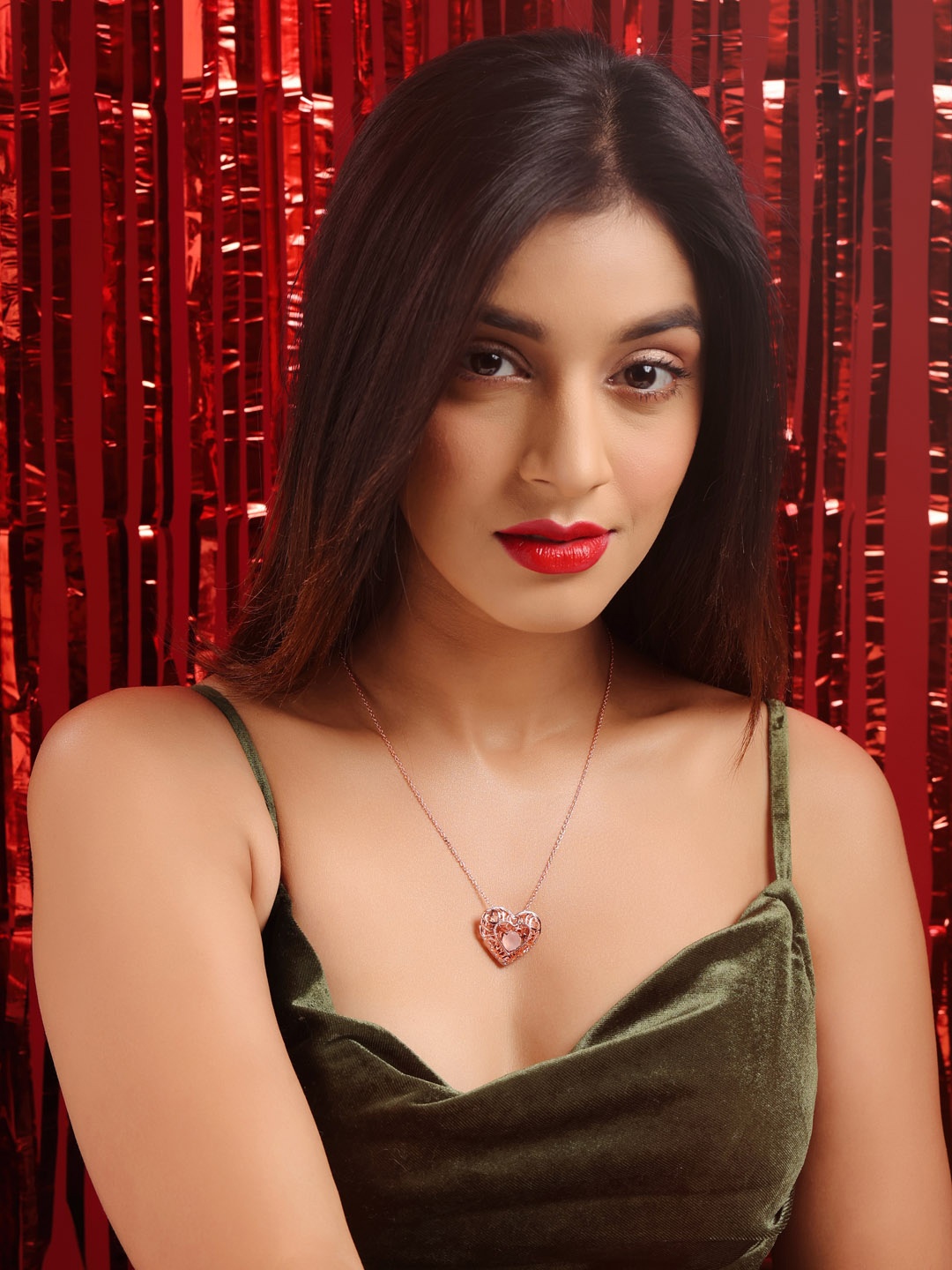 Kicky And Perky 925 Sterling Silver Rose Calcedony Stone Studded Gold-Plated Necklace, Rose gold
Kicky And Perky 925 Sterling Silver Rose Calcedony Stone Studded Gold-Plated Necklace, Rose gold