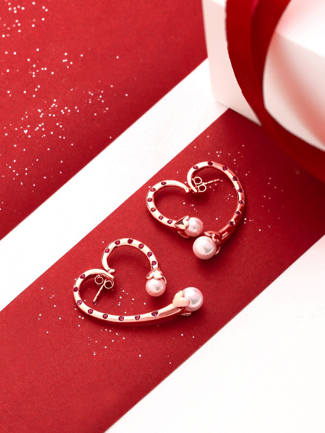 Kicky And Perky 925 Sterling Silver Rhodolite Pearl studded Heart Shape Ear Cuff, Rose gold
Kicky And Perky 925 Sterling Silver Rhodolite Pearl studded Heart Shape Ear Cuff, Rose gold