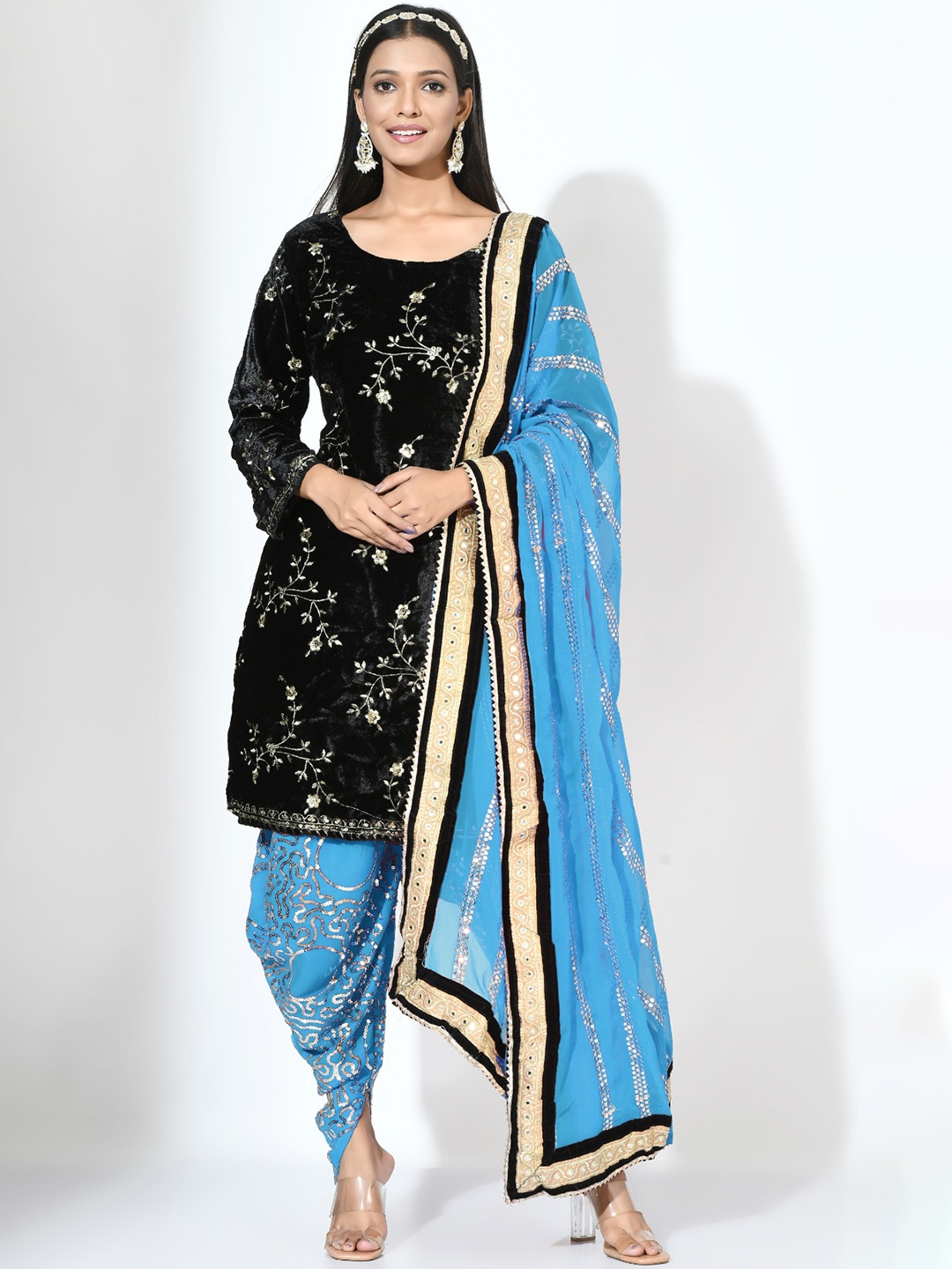 Angroop Ethnic Motifs Embroidered Regular Sequinned Kurta With Patiala & Dupatta, Black
Angroop Ethnic Motifs Embroidered Regular Sequinned Kurta With Patiala & Dupatta, Black