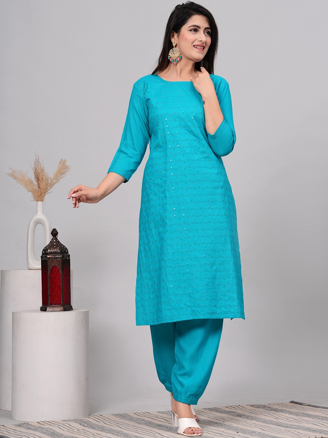 ANJAYA Floral Embroidered Regular Thread Work Round Neck Straight Kurta with Palazzos, Green
ANJAYA Floral Embroidered Regular Thread Work Round Neck Straight Kurta with Palazzos, Green