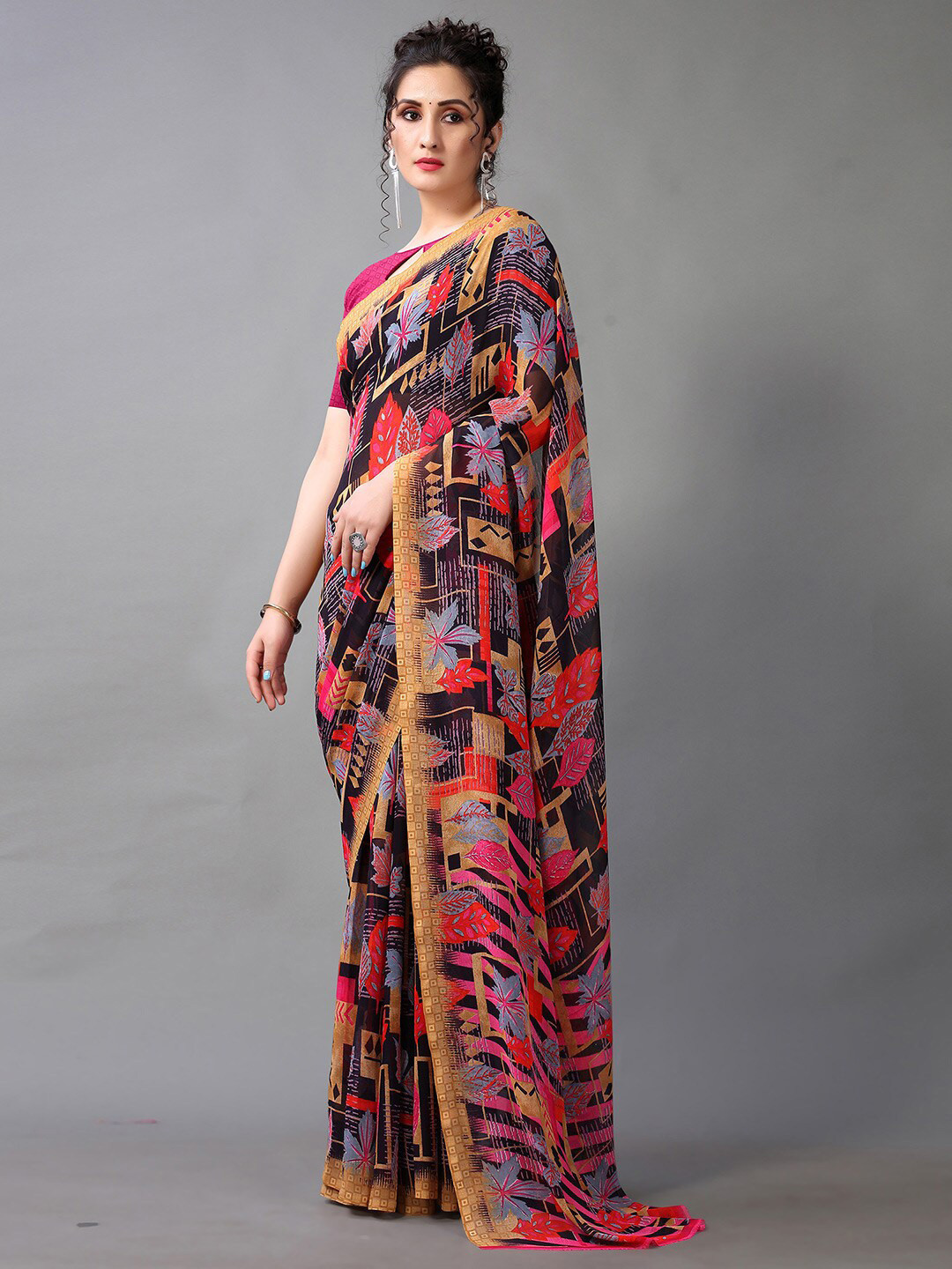 Shaily Black & Pink Geometric Printed Saree
Shaily Black & Pink Geometric Printed Saree