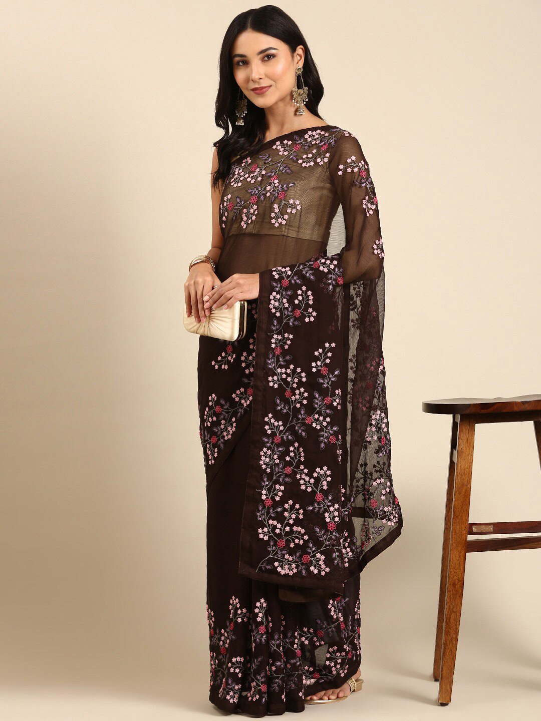 Shaily Brown Floral Embroidered Pure Chiffon Saree
Shaily Brown Floral Embroidered Pure Chiffon Saree