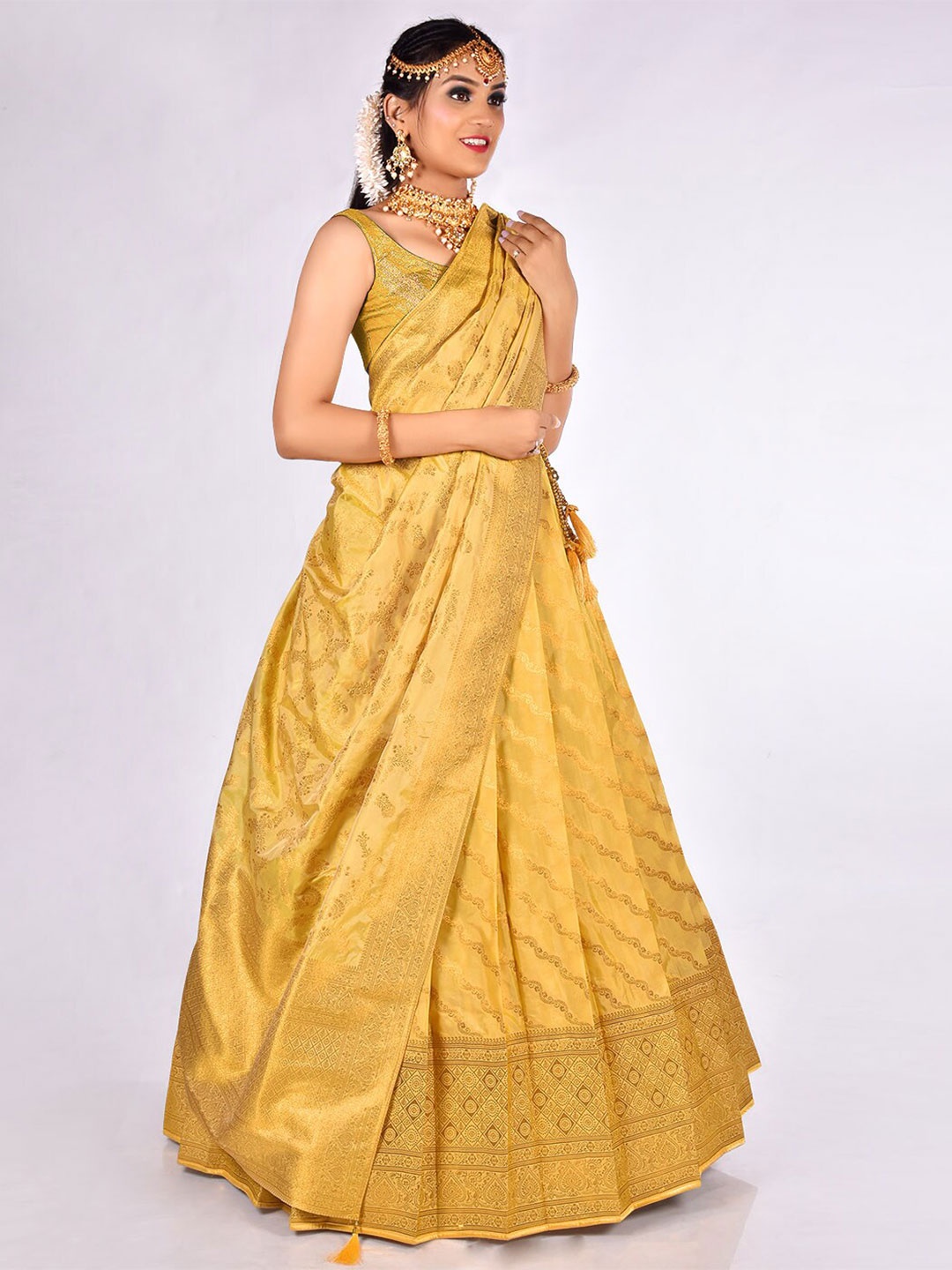 HALFSAREE STUDIO Woven Design Semi-Stitched Lehenga & Unstitched Blouse With Dupatta, Gold
HALFSAREE STUDIO Woven Design Semi-Stitched Lehenga & Unstitched Blouse With Dupatta, Gold