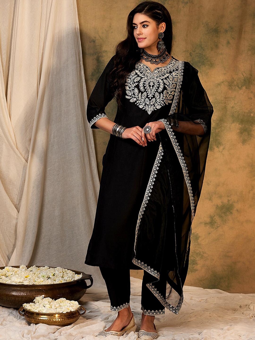 Indo Era Ethnic Motifs Embroidered Thread Work Kurta With Trousers & Dupatta, Black
Indo Era Ethnic Motifs Embroidered Thread Work Kurta With Trousers & Dupatta, Black