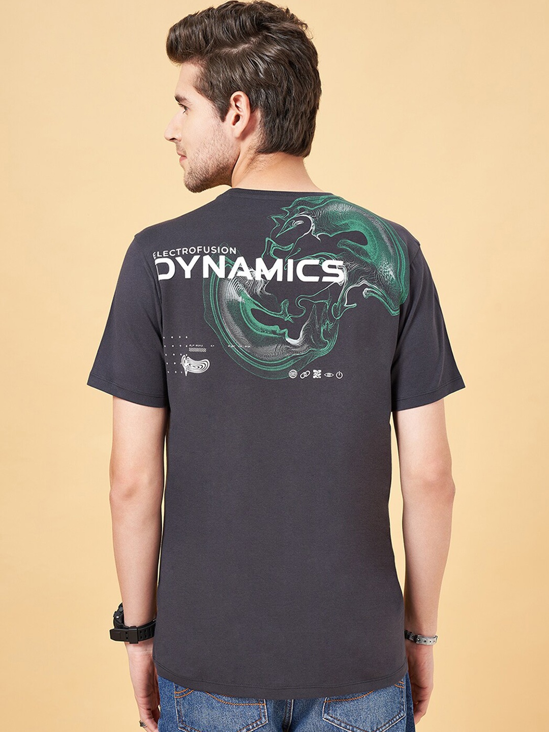 SF JEANS by Pantaloons Typography Printed Pure Cotton Slim Fit T-shirt, Charcoal
SF JEANS by Pantaloons Typography Printed Pure Cotton Slim Fit T-shirt, Charcoal