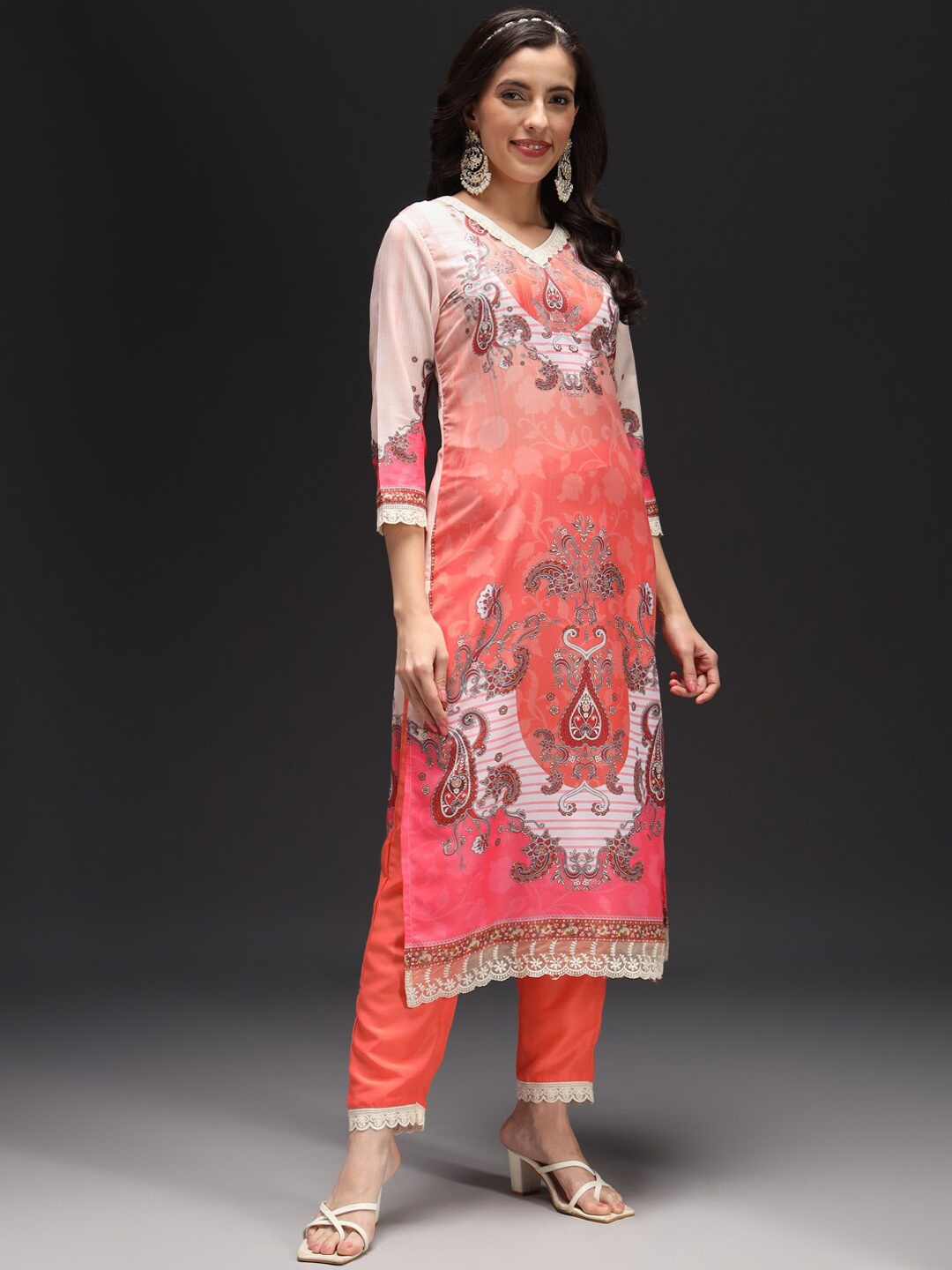 HEEPOSH Paisley Printed Regular Thread Work Silk Crepe Kurta With Trousers & Dupatta, Peach
HEEPOSH Paisley Printed Regular Thread Work Silk Crepe Kurta With Trousers & Dupatta, Peach