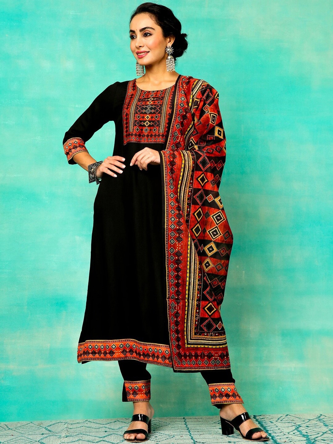 AKS Geometric Printed Round Neck Regular Kurta With Trousers & Dupatta, Black
AKS Geometric Printed Round Neck Regular Kurta With Trousers & Dupatta, Black