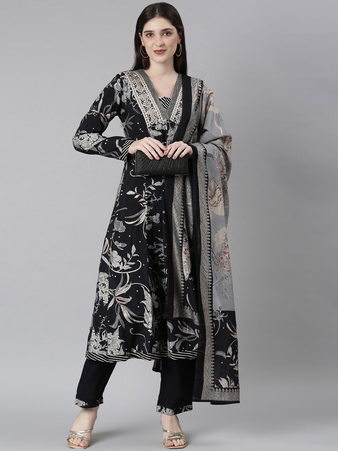 Neerus Floral Printed Thread Work Pure Cotton Kurta with Trousers & With Dupatta, Black
Neerus Floral Printed Thread Work Pure Cotton Kurta with Trousers & With Dupatta, Black