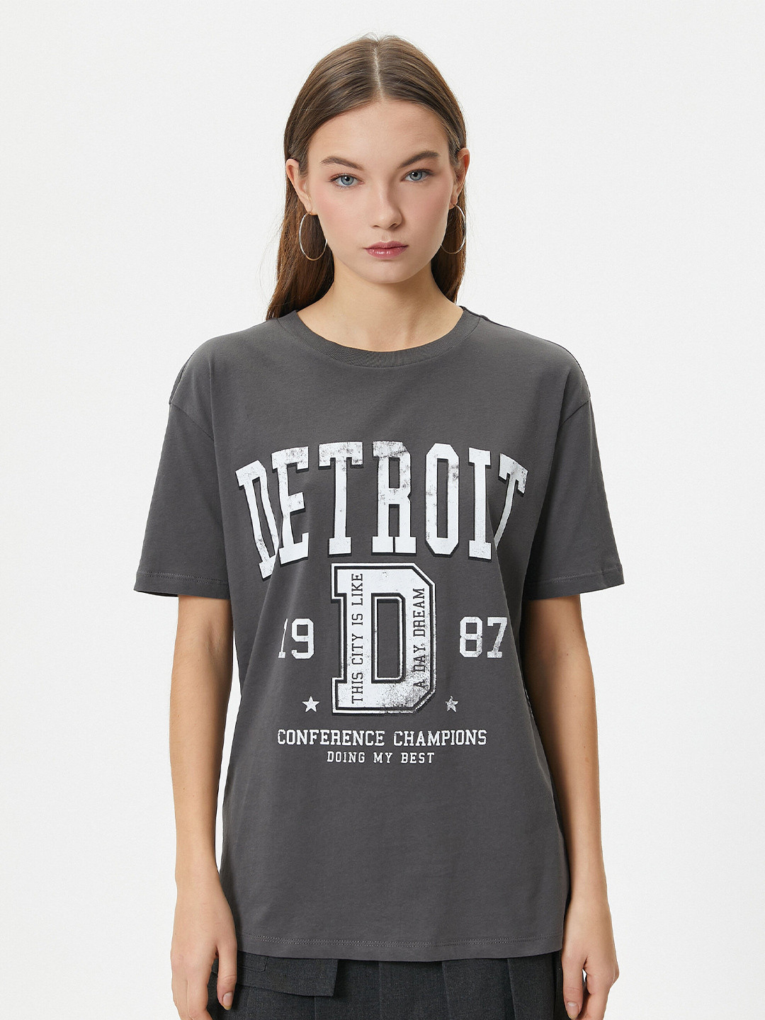 Koton Typography Printed Round Neck Drop-Shoulder Sleeves Cotton T-shirt, Grey
Koton Typography Printed Round Neck Drop-Shoulder Sleeves Cotton T-shirt, Grey