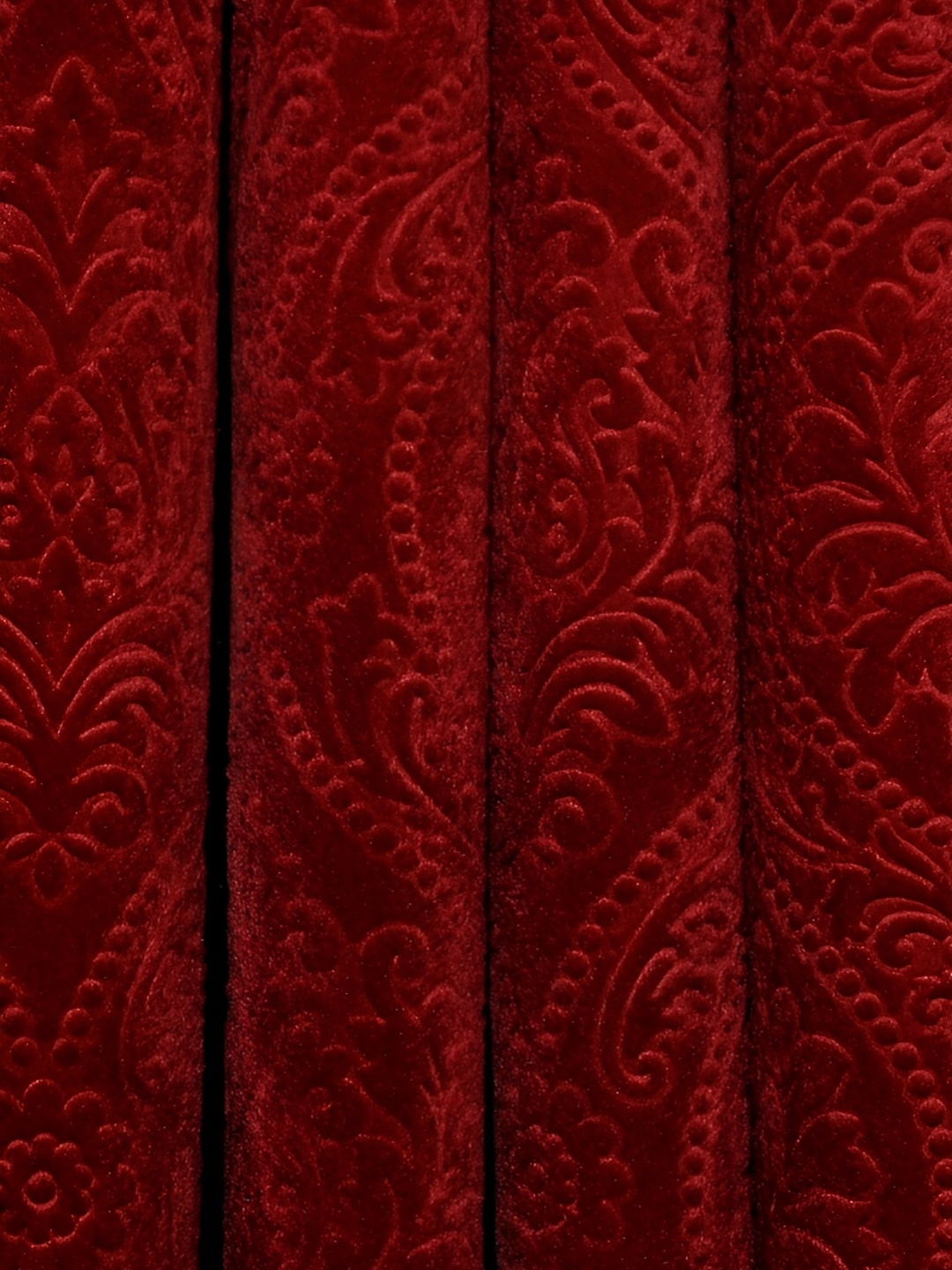 fabrilia Maroon 2 Pieces Ethnic Motifs Printed Room Darkening Velvet Window Curtains
fabrilia Maroon 2 Pieces Ethnic Motifs Printed Room Darkening Velvet Window Curtains