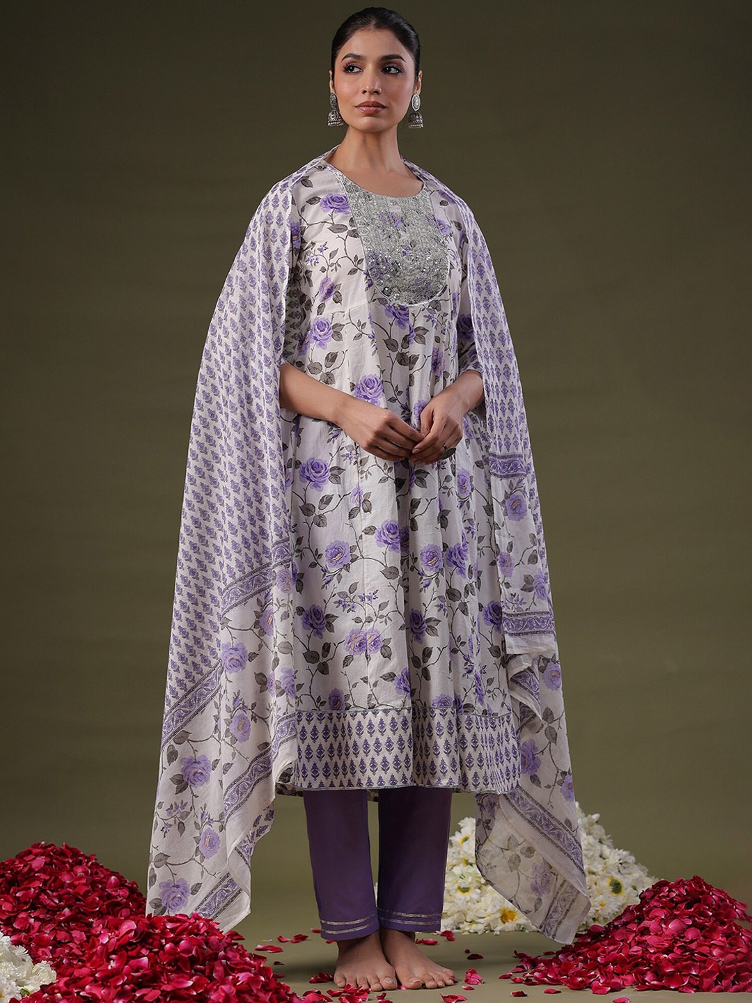 Indo Era Floral Printed Empire Sequinned Pure Cotton Kurta With Trousers & Dupatta, Off white
Indo Era Floral Printed Empire Sequinned Pure Cotton Kurta With Trousers & Dupatta, Off white