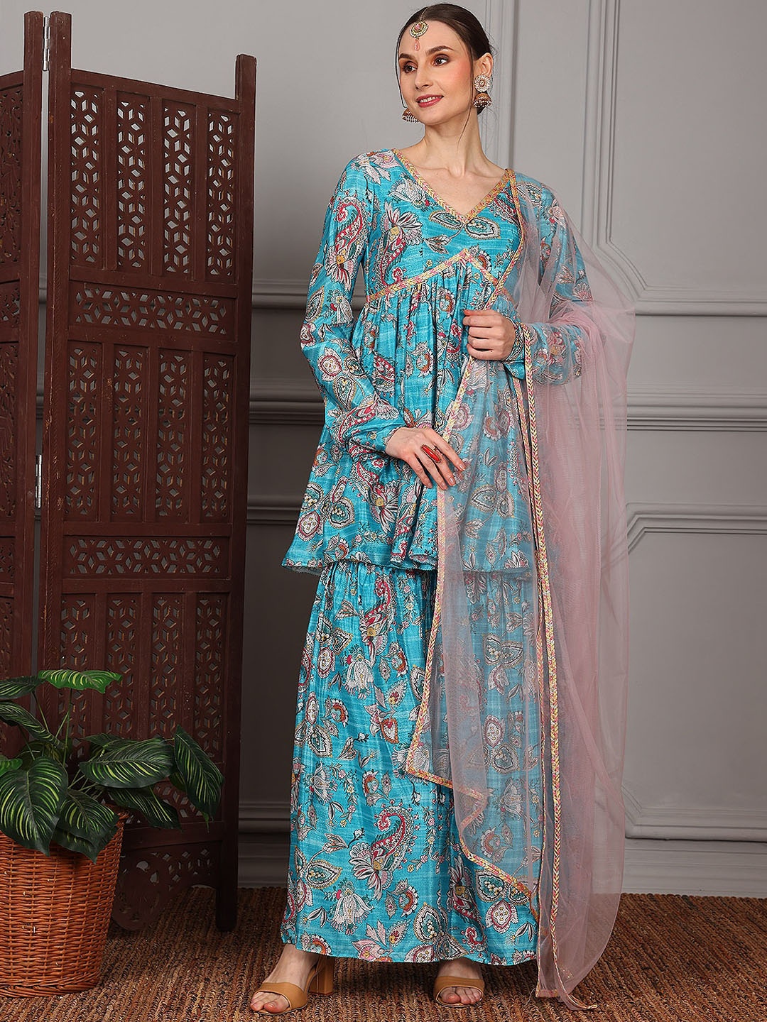 Ethnovog Ethnic Motifs Printed Regular Gotta Patti Kurta With Palazzos & Dupatta, Blue
Ethnovog Ethnic Motifs Printed Regular Gotta Patti Kurta With Palazzos & Dupatta, Blue