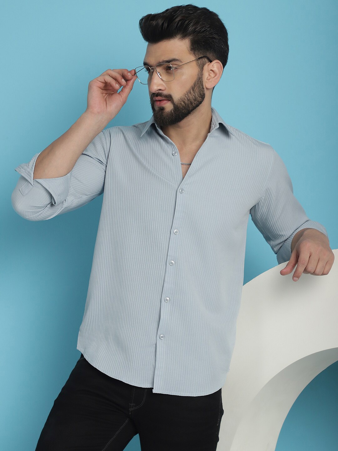 Indian Needle Classic Fit Striped Textured Spread Collar Wrinkle Free Casual Shirt, Grey
Indian Needle Classic Fit Striped Textured Spread Collar Wrinkle Free Casual Shirt, Grey