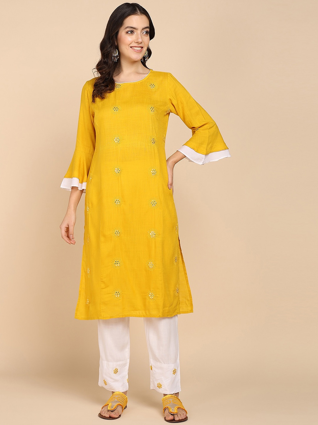 VAHSON Women Ethnic Motifs Printed Regular Mirror Work Pure Cotton Kurta with Trouser, Yellow
VAHSON Women Ethnic Motifs Printed Regular Mirror Work Pure Cotton Kurta with Trouser, Yellow