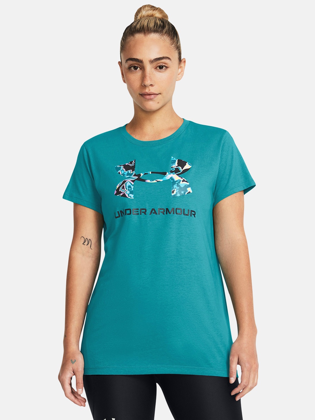 UNDER ARMOUR Brand Logo Printed Quick-Drying Loose Fit Sportstyle Graphic T-shirt, Turquoise blue
UNDER ARMOUR Brand Logo Printed Quick-Drying Loose Fit Sportstyle Graphic T-shirt, Turquoise blue