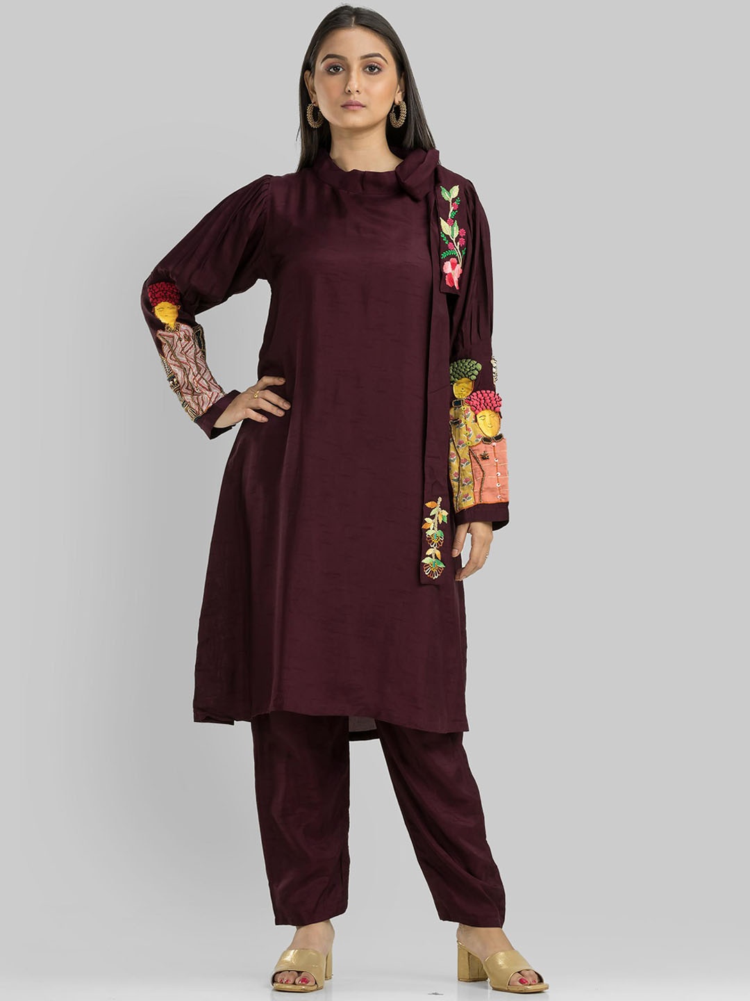 SACRED SUTA Floral Embroidered Regular Thread Work Silk Crepe Kurta with Trouser, Red
SACRED SUTA Floral Embroidered Regular Thread Work Silk Crepe Kurta with Trouser, Red