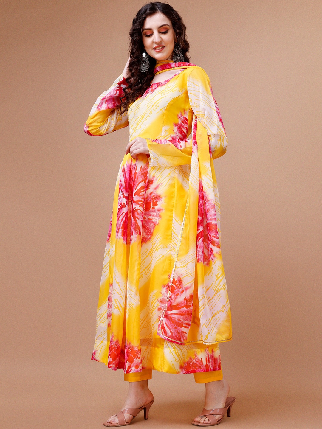 HETVI CREATION Floral Printed Dyed Round Neck Long Sleeves Organza Kurta Set, Yellow
HETVI CREATION Floral Printed Dyed Round Neck Long Sleeves Organza Kurta Set, Yellow