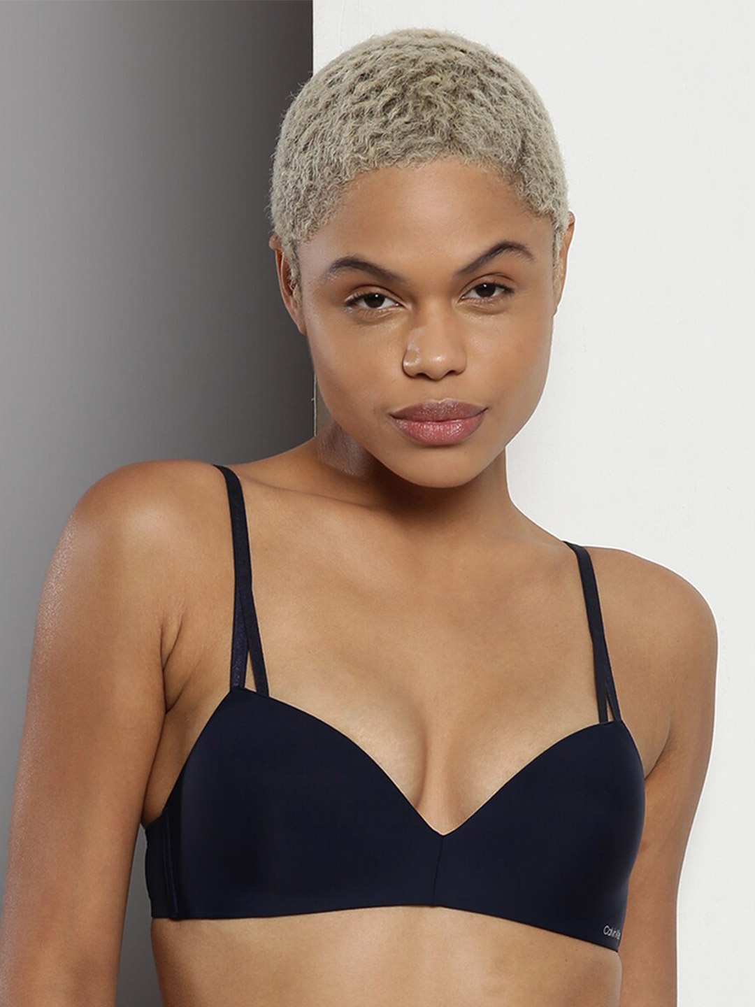 Calvin Klein Medium Coverage Non Padded Everyday Bra With Moisture Wicking, Navy blue
Calvin Klein Medium Coverage Non Padded Everyday Bra With Moisture Wicking, Navy blue