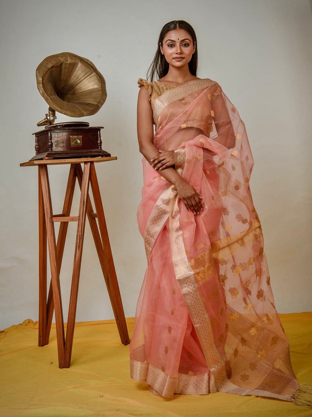 HUTS AND LOOMS Ethnic Woven Design Zari Saree With Tassels, Peach