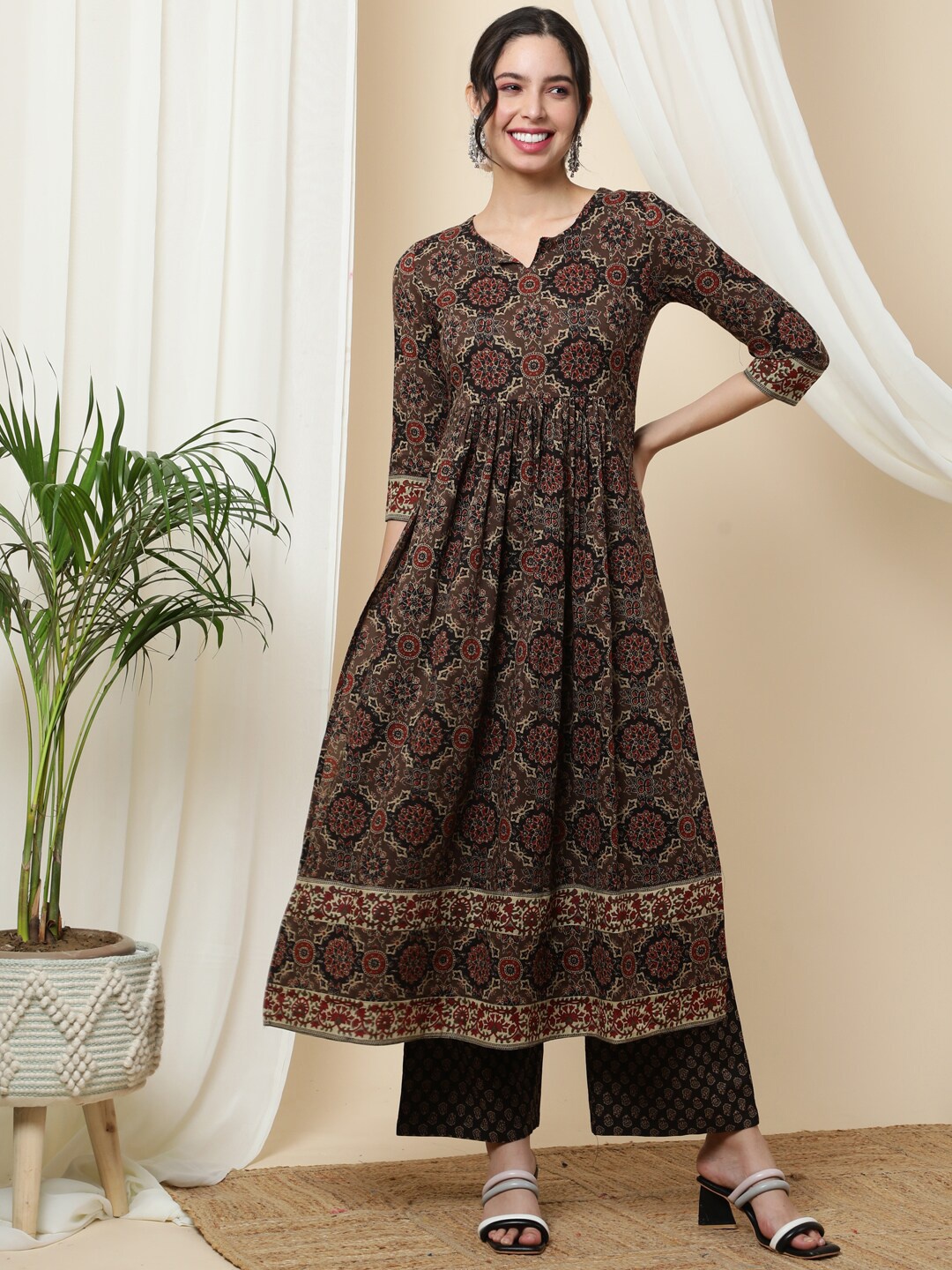Chandbaali Ethnic Motifs Printed Pure Cotton Anarkali Kurta Palazzos & Dupatta, Black
Chandbaali Ethnic Motifs Printed Pure Cotton Anarkali Kurta Palazzos & Dupatta, Black