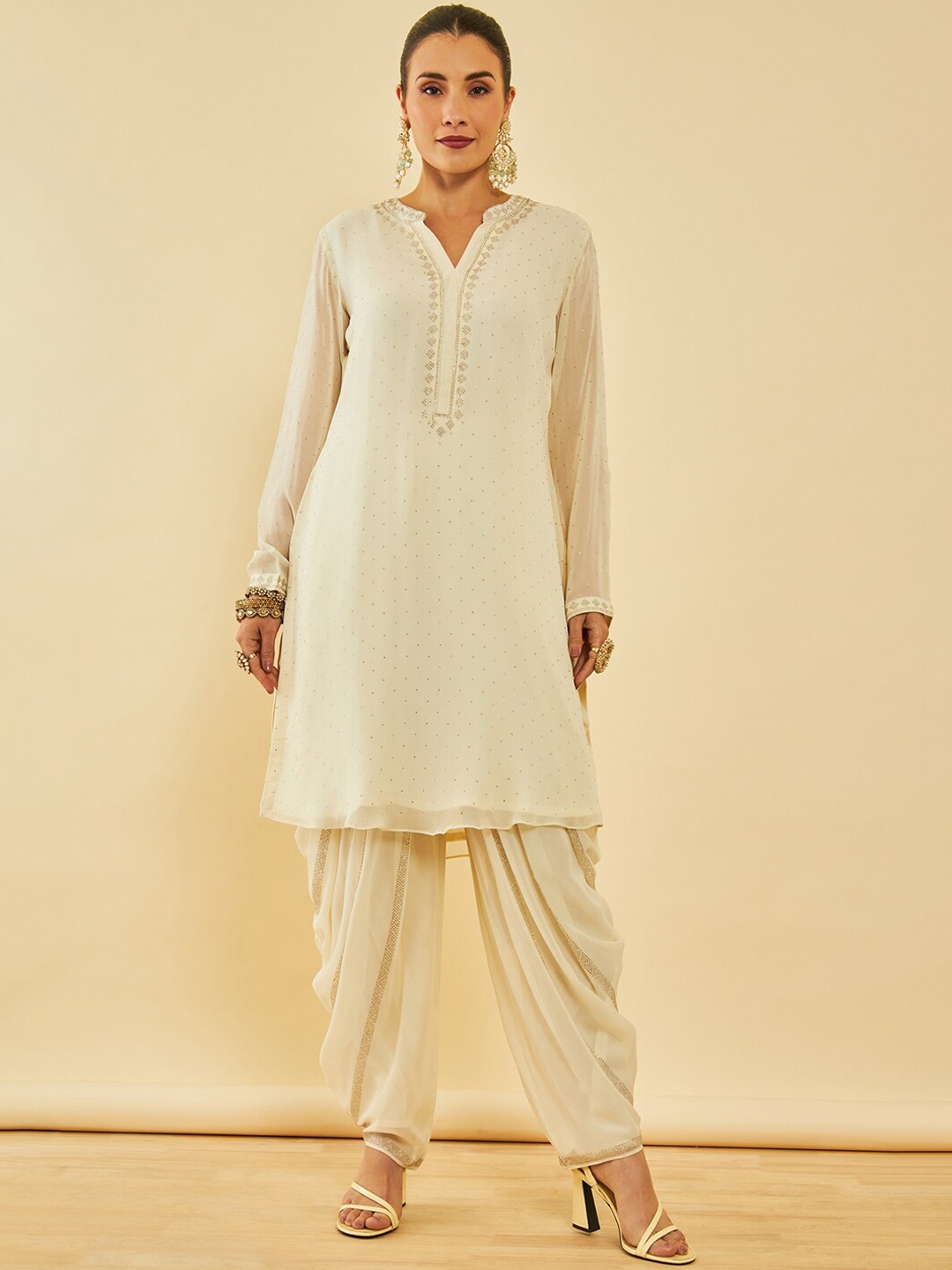 Soch Floral Printed Regular Beads and Stones Kurta with Dhoti Pant & With Dupatta, White
Soch Floral Printed Regular Beads and Stones Kurta with Dhoti Pant & With Dupatta, White
