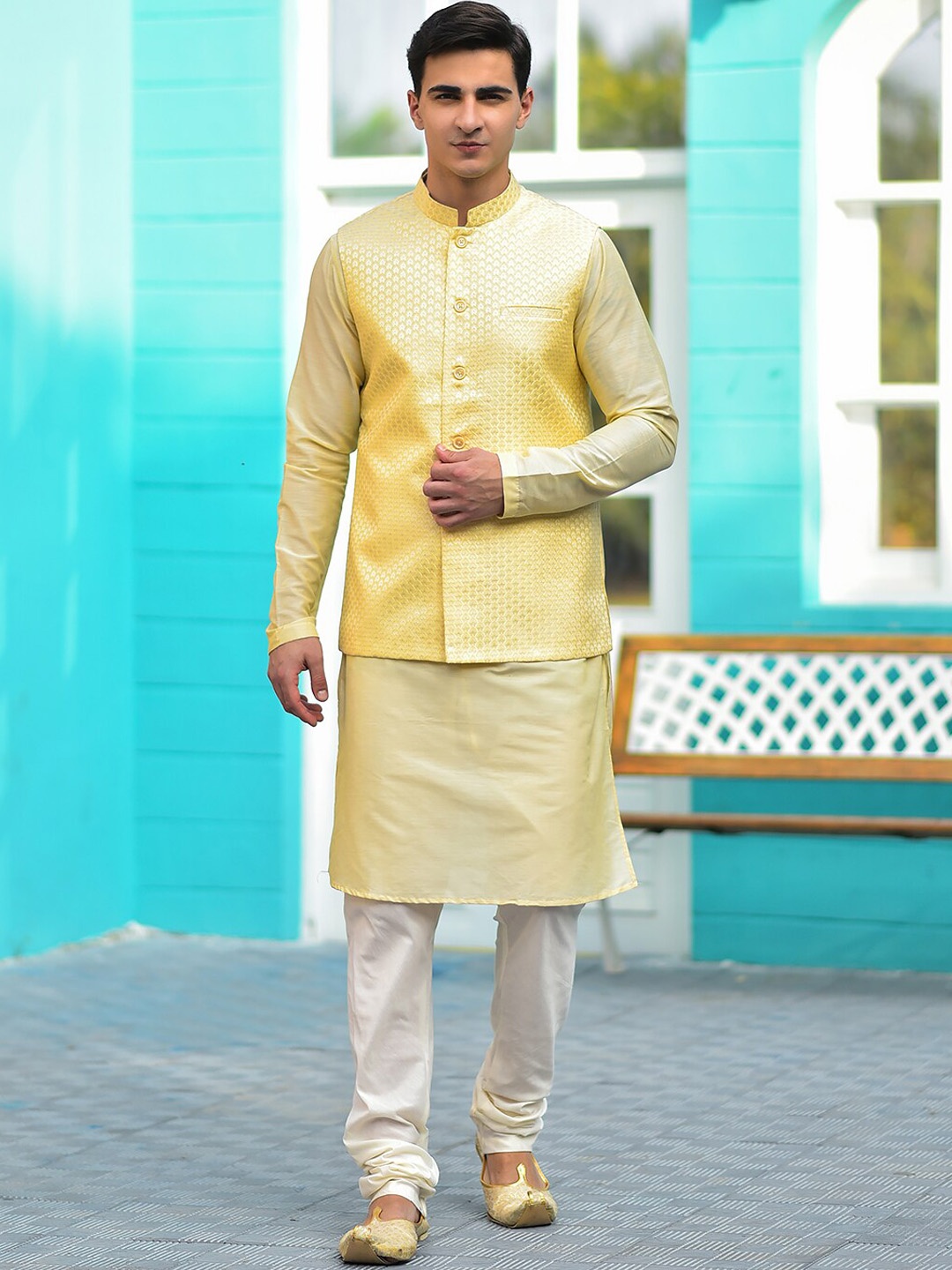 HOUSE OF DEYANN Ethnic Motifs Mandarin Collar Straight Kurta With Churidar & Nehru Jacket, Cream
HOUSE OF DEYANN Ethnic Motifs Mandarin Collar Straight Kurta With Churidar & Nehru Jacket, Cream