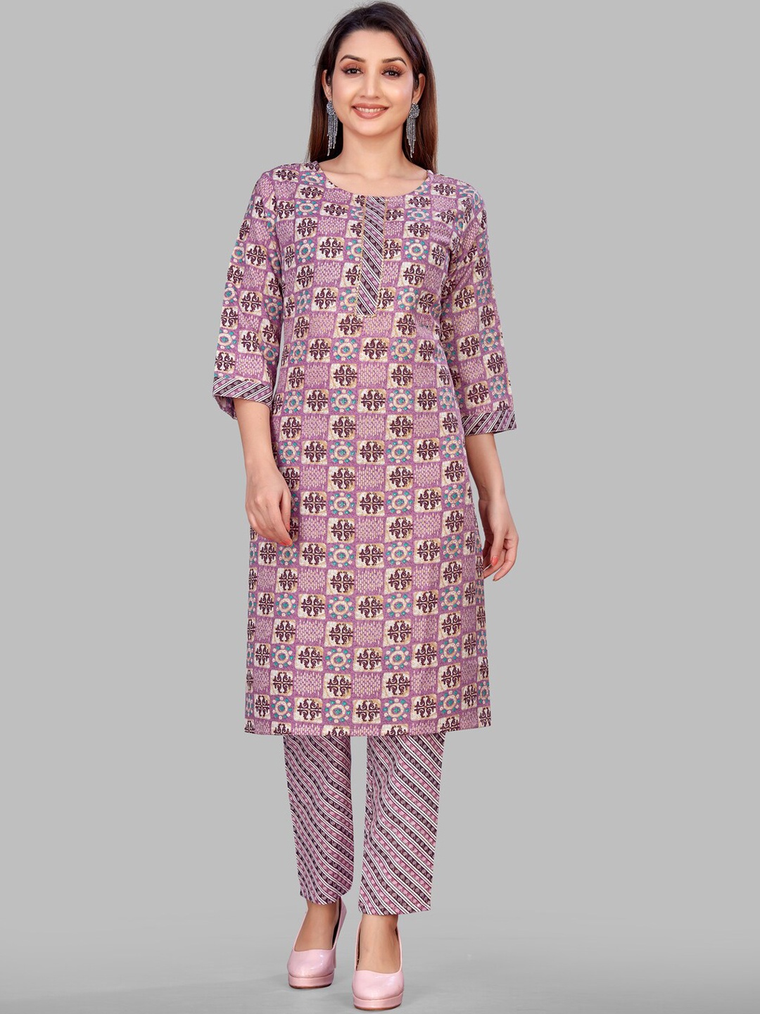 SUNDARNAARI Ethnic Motifs Printed Round Neck Straight Kurta With Trousers, Pink
SUNDARNAARI Ethnic Motifs Printed Round Neck Straight Kurta With Trousers, Pink