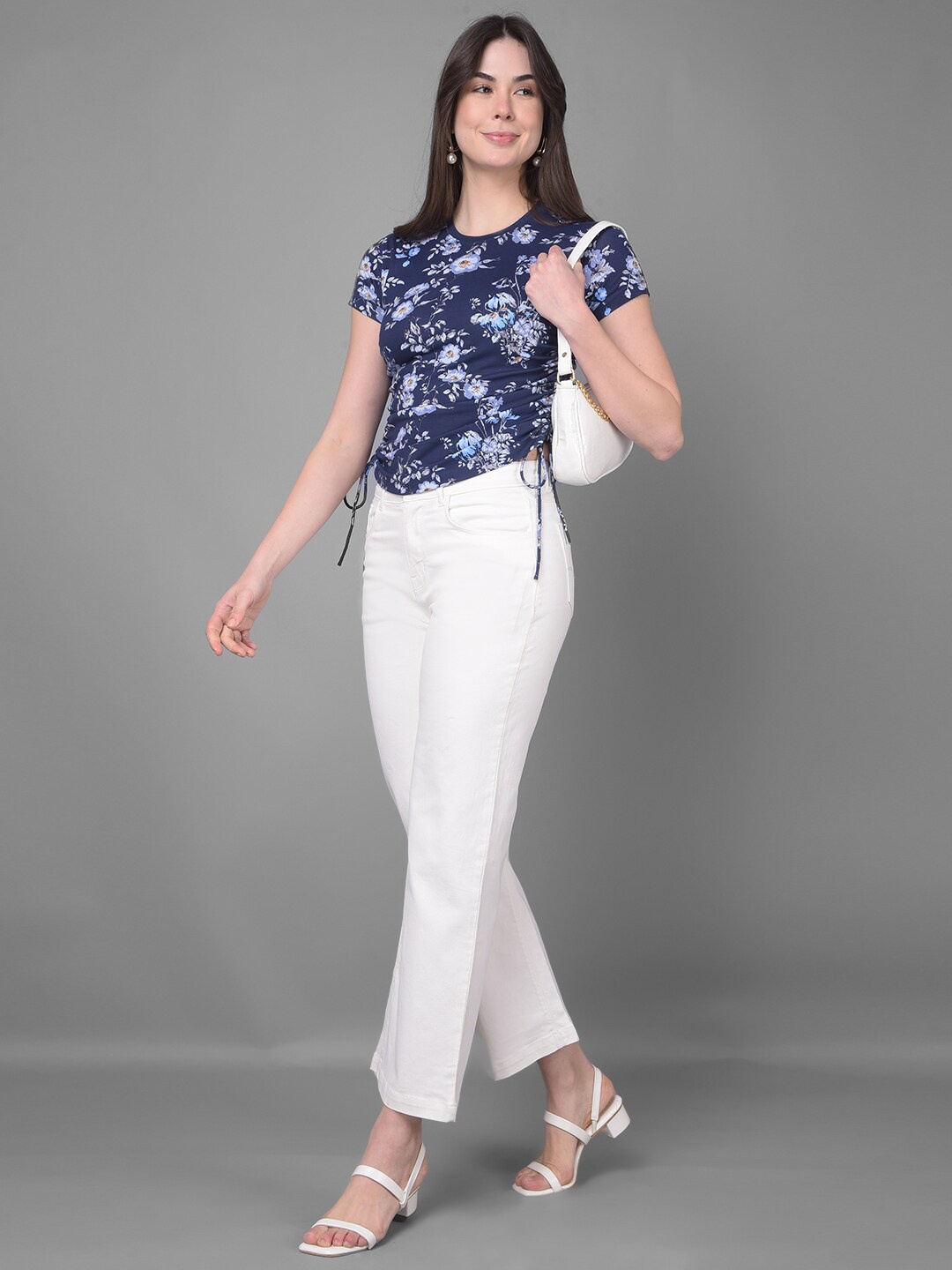 Crimsoune Club Floral Printed Round Neck Short Sleeves Regular Fit T-shirt, Navy blue
Crimsoune Club Floral Printed Round Neck Short Sleeves Regular Fit T-shirt, Navy blue