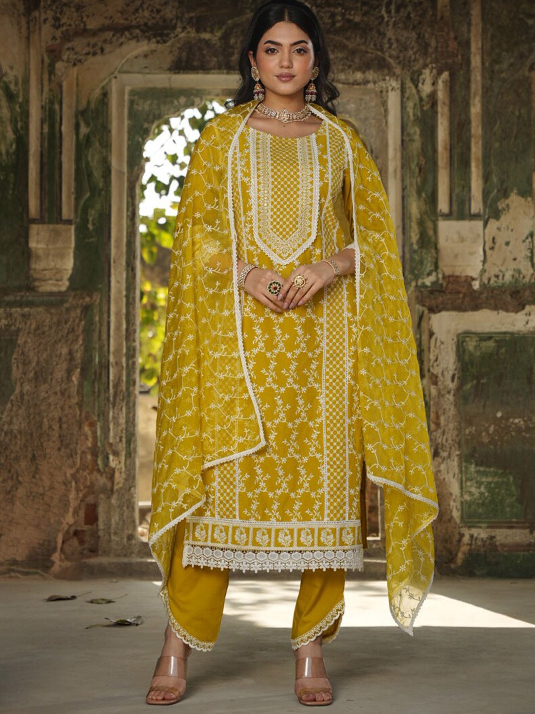 Meena Bazaar Round Neck Ethnic Motifs Regular Kurta with Trousers & With Dupatta, Yellow
Meena Bazaar Round Neck Ethnic Motifs Regular Kurta with Trousers & With Dupatta, Yellow