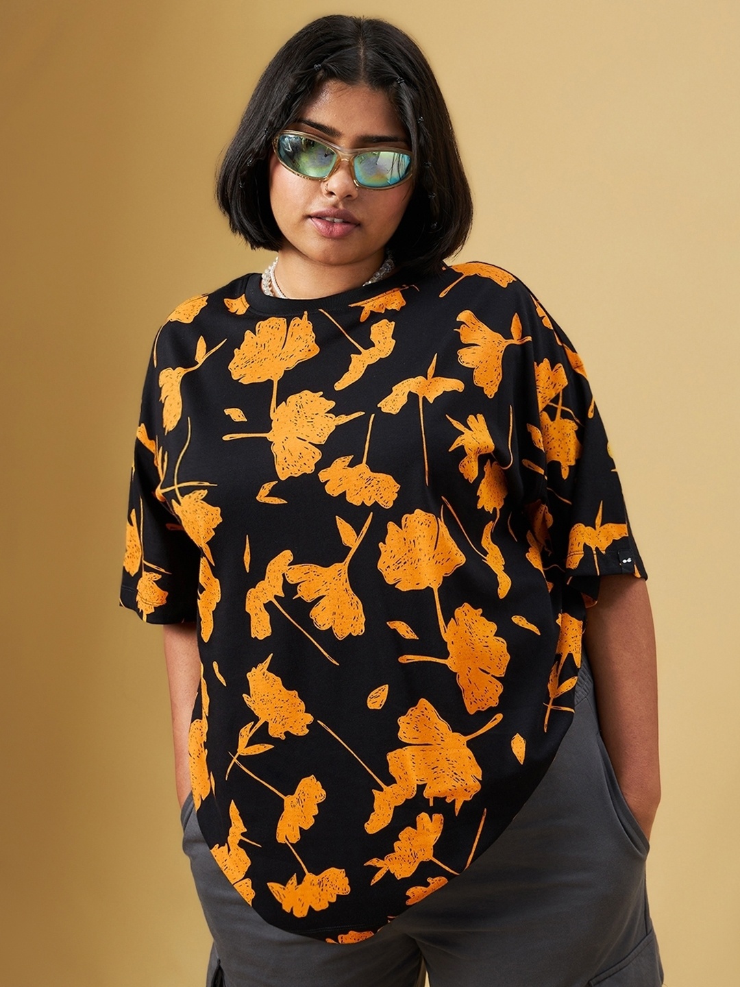 Bewakoof Plus Floral Printed Drop-Shoulder Sleeves Cotton Oversized Fit T-shirt, Black
Bewakoof Plus Floral Printed Drop-Shoulder Sleeves Cotton Oversized Fit T-shirt, Black