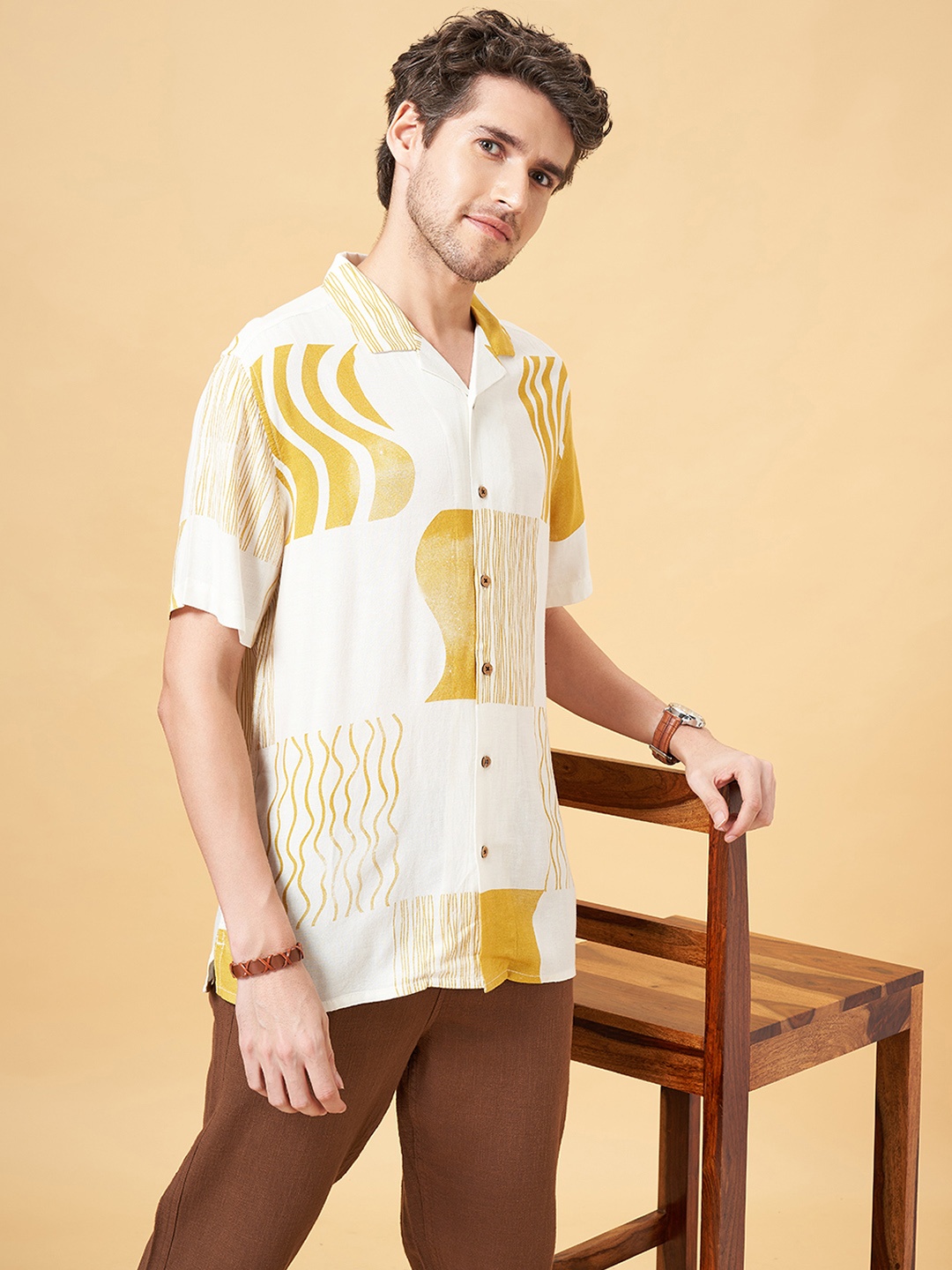 7 Alt by Pantaloons Abstract Printed Spread Collar Short Sleeves Casual Shirt, Off white
7 Alt by Pantaloons Abstract Printed Spread Collar Short Sleeves Casual Shirt, Off white