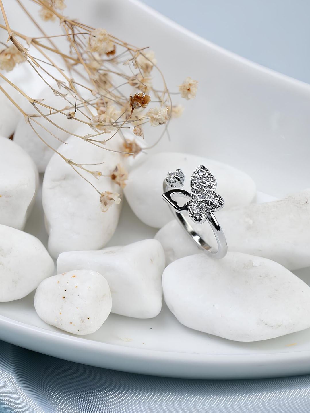 KARISHMA KREATIONS Set Of 2 Silver-Plated Cubic Zirconia-Studded Adjustable Finger Rings
KARISHMA KREATIONS Set Of 2 Silver-Plated Cubic Zirconia-Studded Adjustable Finger Rings