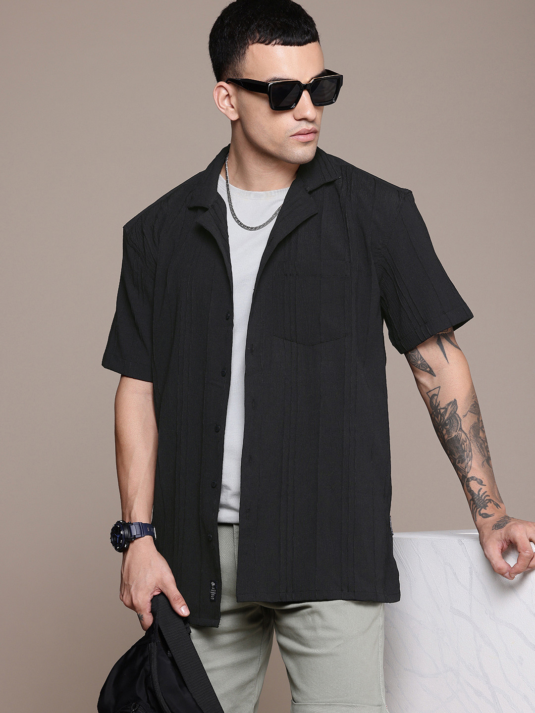 The Roadster Life Co. Seersucker Drop-Shoulder Sleeves Relaxed Fit Casual Shirt, Black
The Roadster Life Co. Seersucker Drop-Shoulder Sleeves Relaxed Fit Casual Shirt, Black