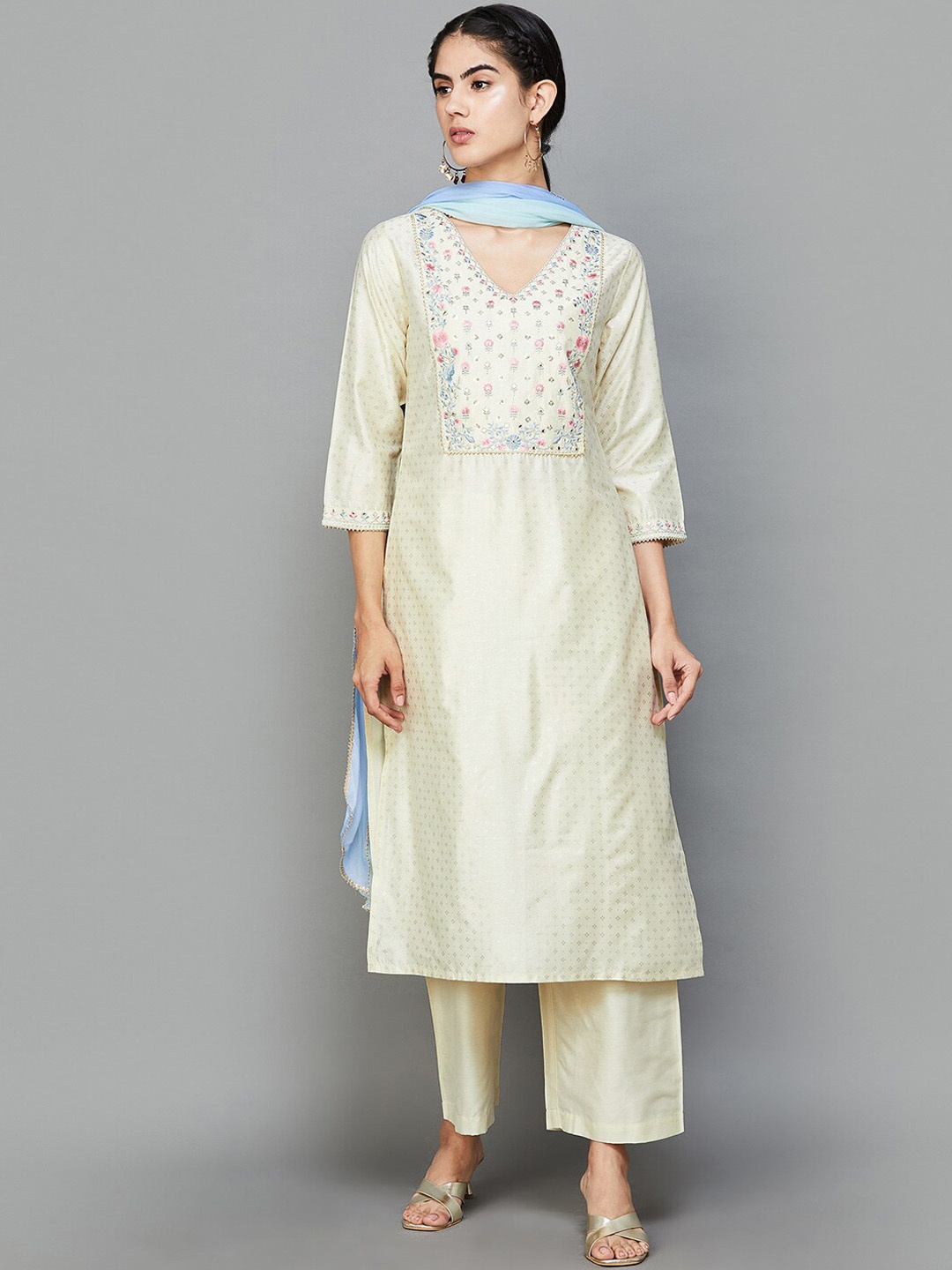 Melange by Lifestyle Floral Embroidered Regular Thread Work Kurta with Pyjamas & Dupatta, Off white
Melange by Lifestyle Floral Embroidered Regular Thread Work Kurta with Pyjamas & Dupatta, Off white