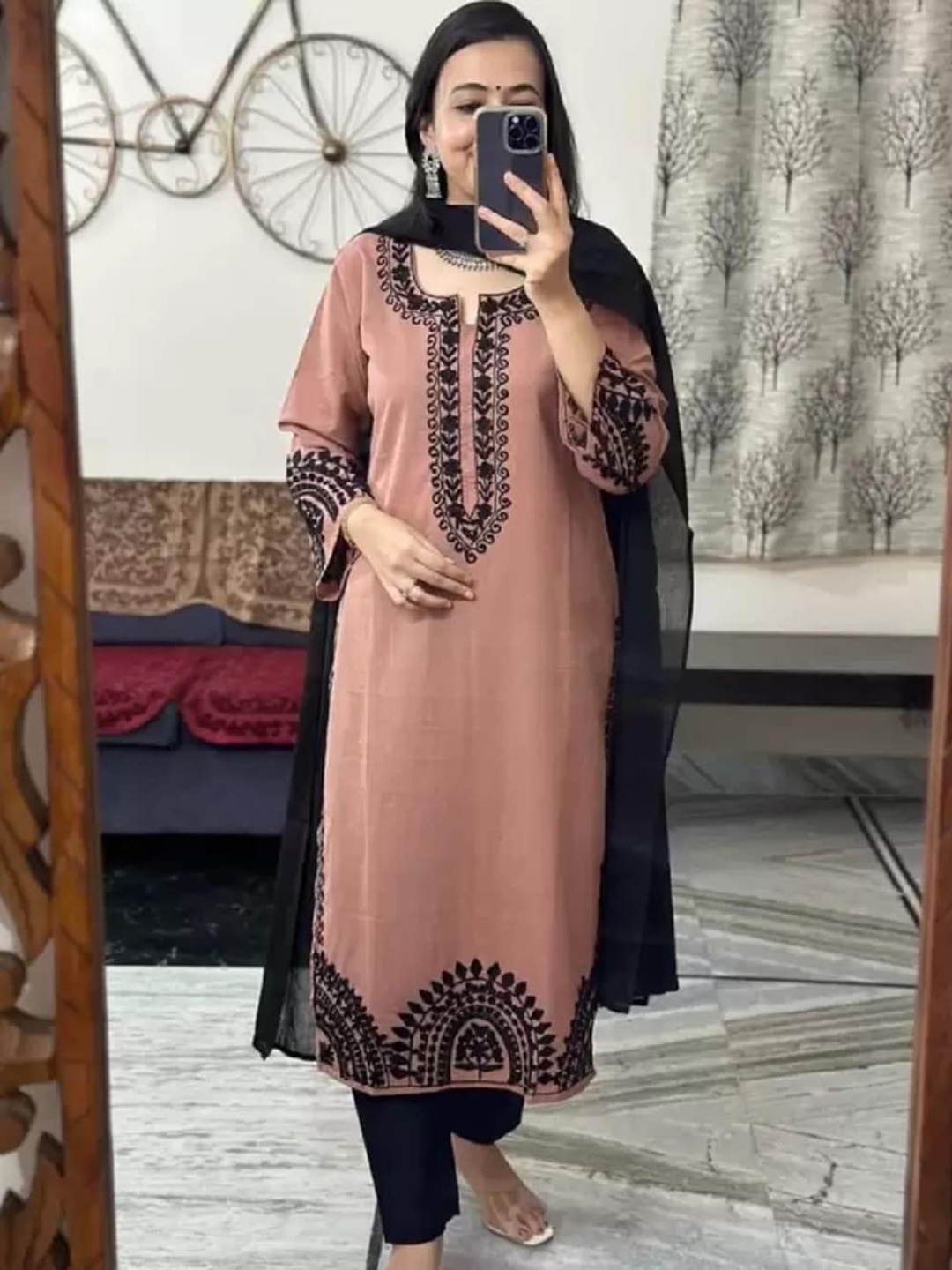 BAESD Ethnic Motifs Embroidered Round Neck Straight Kurta With Salwar & Dupatta, Pink
BAESD Ethnic Motifs Embroidered Round Neck Straight Kurta With Salwar & Dupatta, Pink