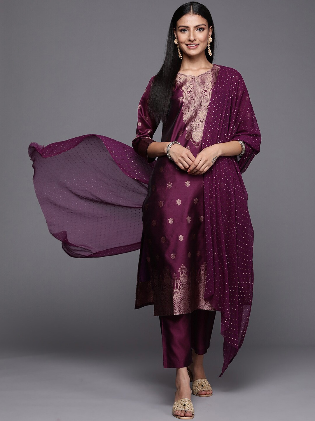 KALINI Ethnic Motifs Woven Design Round Neck Straight Kurta with Trousers & Dupatta, Purple
KALINI Ethnic Motifs Woven Design Round Neck Straight Kurta with Trousers & Dupatta, Purple