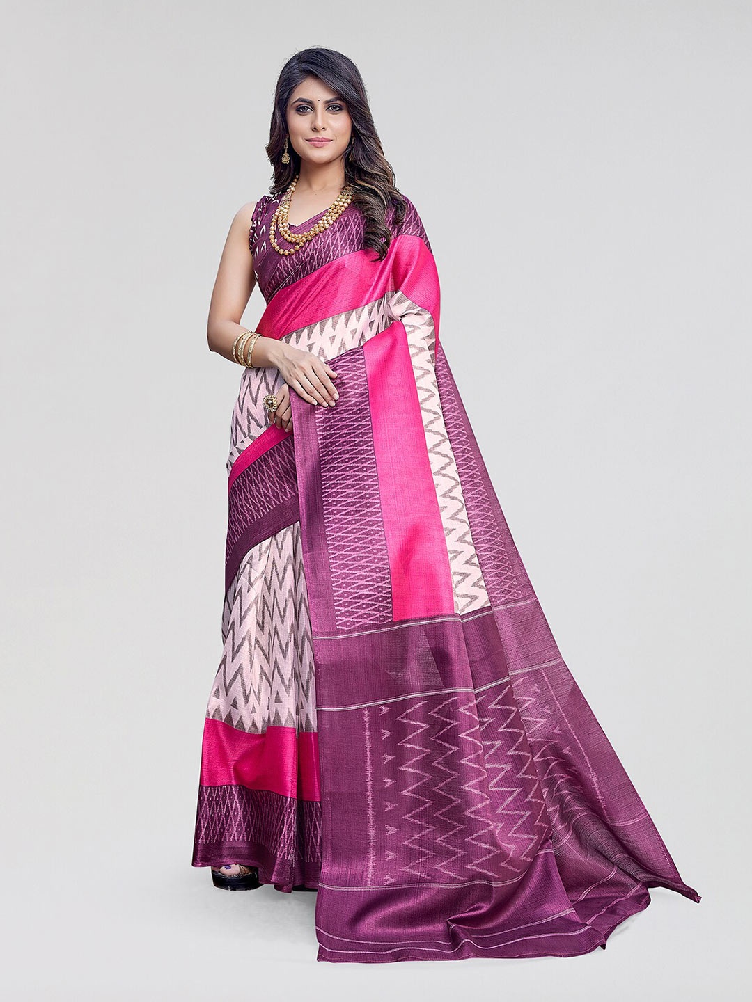 Yashika Geometric Printed Saree, Purple