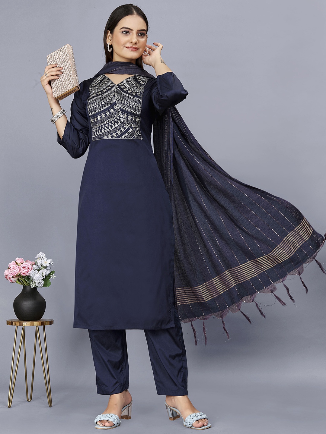 DIVASTRI V Neck Floral Yoke Design Regular Thread Work Kurta with Palazzos & Dupatta, Navy blue
DIVASTRI V Neck Floral Yoke Design Regular Thread Work Kurta with Palazzos & Dupatta, Navy blue