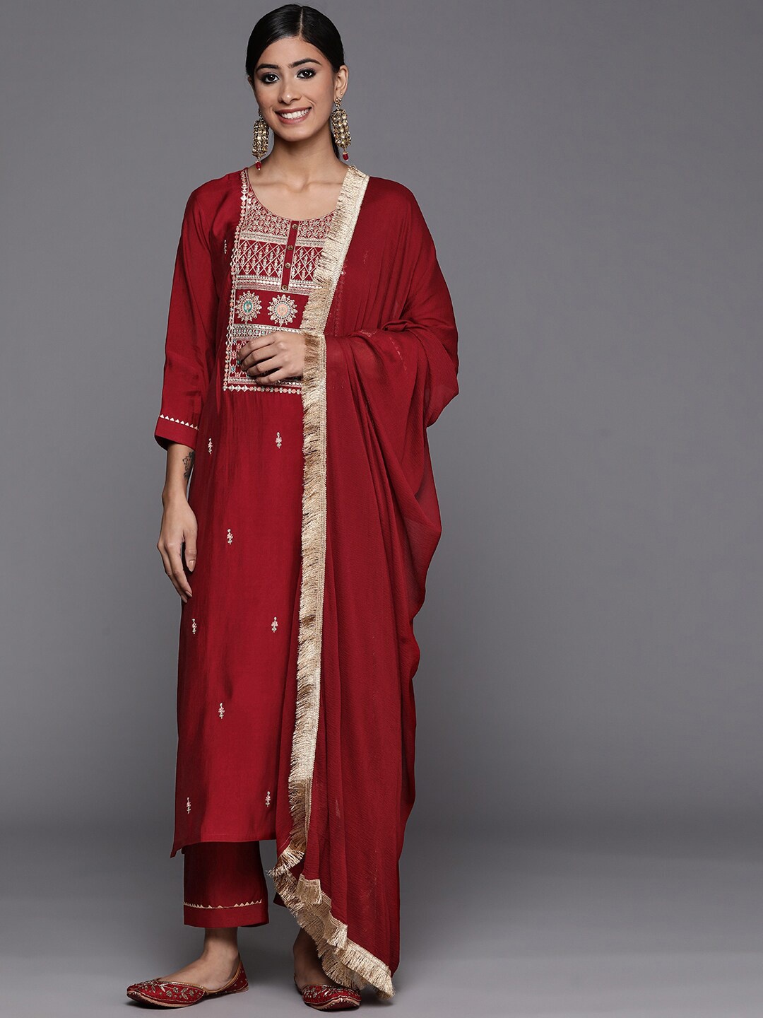 KALINI Ethnic Motifs Embroidered Straight Thread Work Kurta With Trousers & Dupatta, Maroon
KALINI Ethnic Motifs Embroidered Straight Thread Work Kurta With Trousers & Dupatta, Maroon