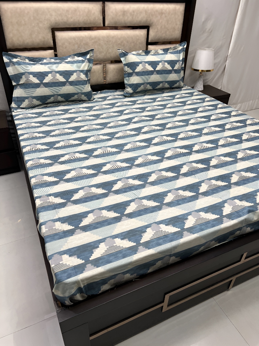 Pure Decor Velar Blue Geometric Pure Cotton 350 TC King Bedsheet With 2 Pillow Covers
Pure Decor Velar Blue Geometric Pure Cotton 350 TC King Bedsheet With 2 Pillow Covers