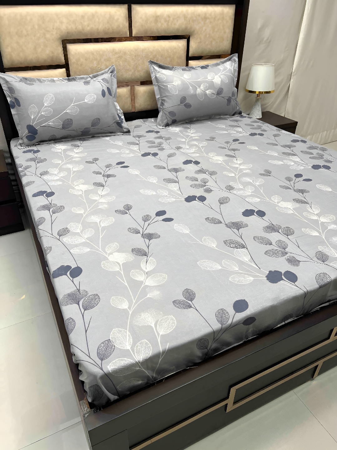 Pure Decor Grey & White Floral Printed Cotton 250 TC King Bedsheet with 2 Pillow Covers
Pure Decor Grey & White Floral Printed Cotton 250 TC King Bedsheet with 2 Pillow Covers