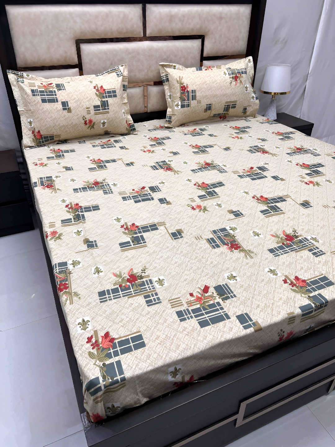 Pure Decor Velar Fur Sib Brown Floral 350 TC Cotton King Bedsheet With 2 Pillow Covers
Pure Decor Velar Fur Sib Brown Floral 350 TC Cotton King Bedsheet With 2 Pillow Covers