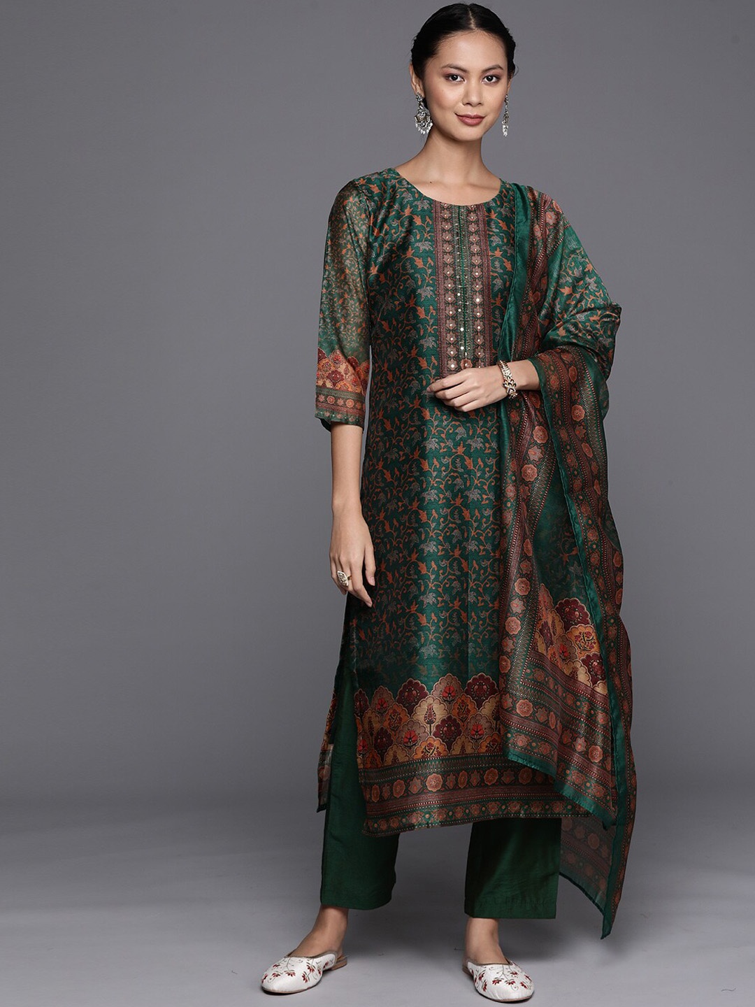 KALINI Ethnic Motifs Printed Sequinned Chanderi Cotton Kurta with Trousers & Dupatta, Green
KALINI Ethnic Motifs Printed Sequinned Chanderi Cotton Kurta with Trousers & Dupatta, Green