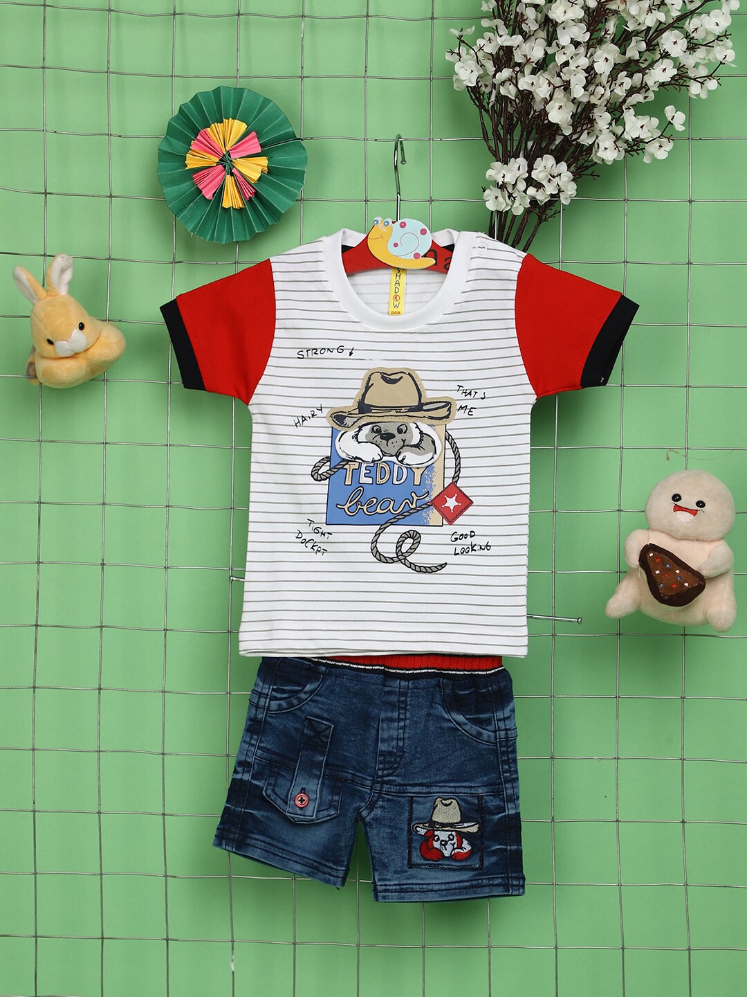 V-Mart Infants Graphic Printed Round Neck Pure Cotton T-shirt With Denim Shorts, White
V-Mart Infants Graphic Printed Round Neck Pure Cotton T-shirt With Denim Shorts, White