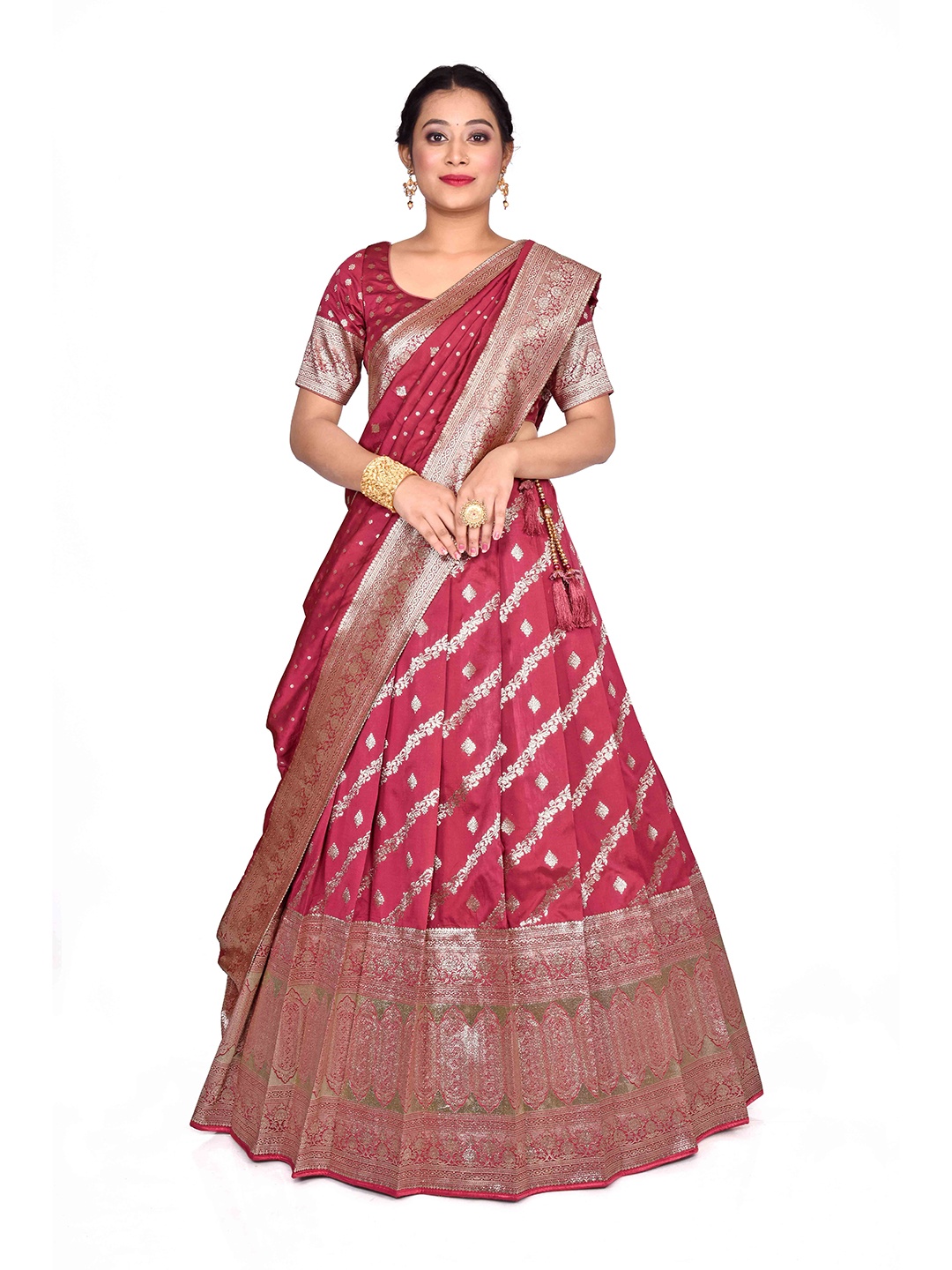 HALFSAREE STUDIO Woven Design Semi-Stitched Lehenga & Unstitched Blouse With Dupatta, Pink
HALFSAREE STUDIO Woven Design Semi-Stitched Lehenga & Unstitched Blouse With Dupatta, Pink