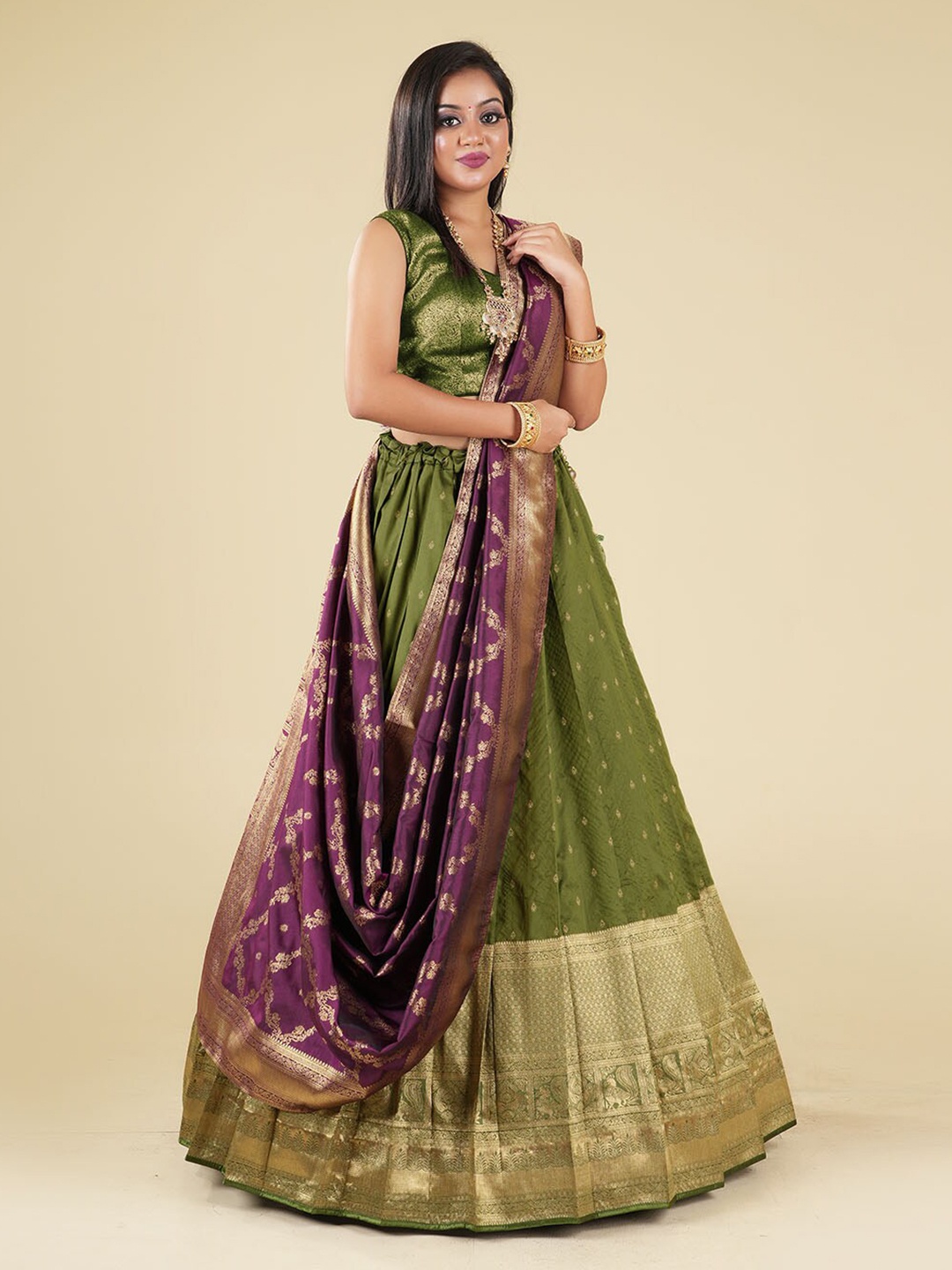 HALFSAREE STUDIO Woven Design Semi-Stitched Lehenga & Unstitched Blouse With Dupatta, Olive
HALFSAREE STUDIO Woven Design Semi-Stitched Lehenga & Unstitched Blouse With Dupatta, Olive