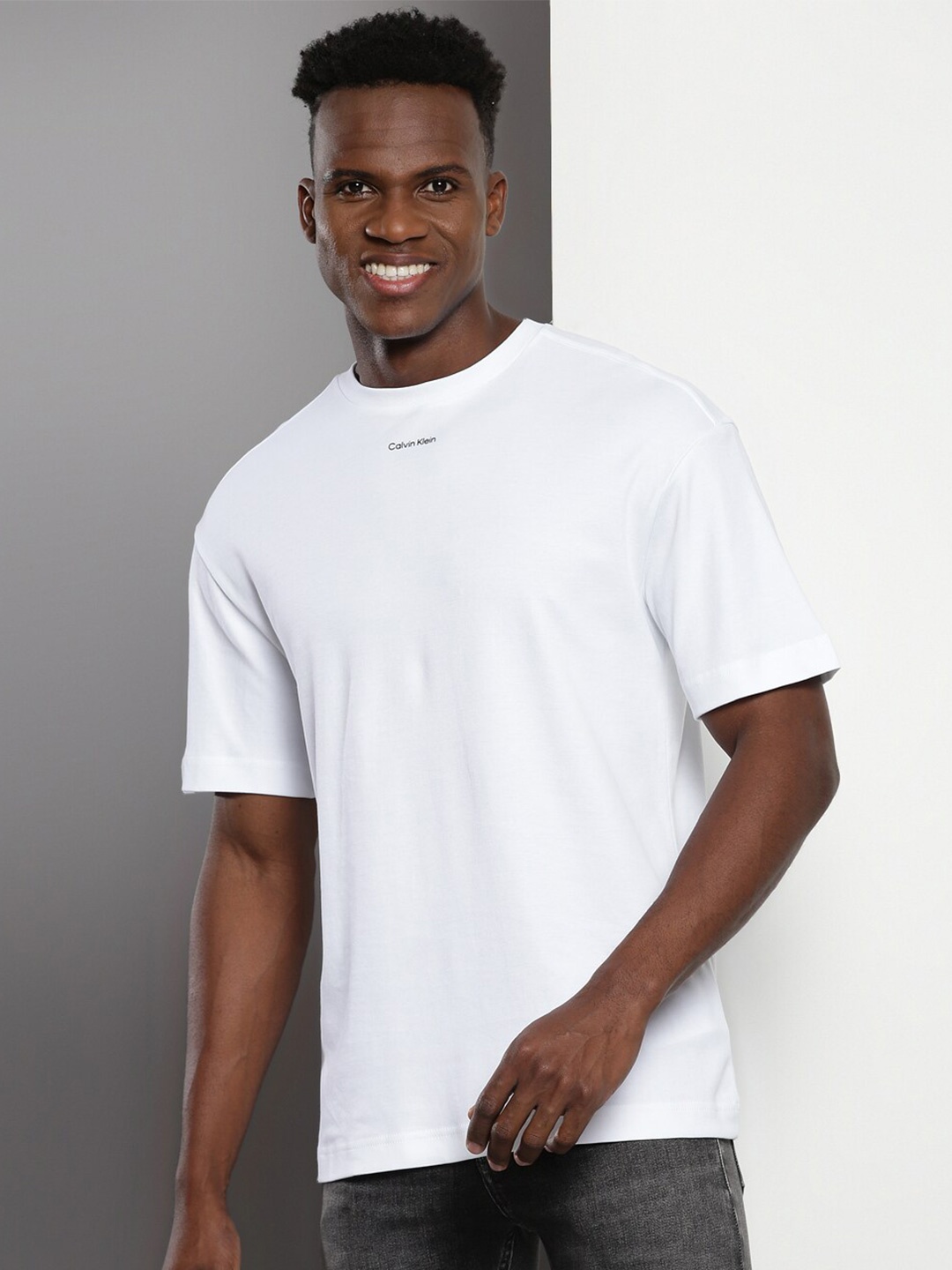 Calvin Klein Brand Logo Printed Cotton Round Neck Relaxed Fit Applique Casual T-shirt, White
Calvin Klein Brand Logo Printed Cotton Round Neck Relaxed Fit Applique Casual T-shirt, White